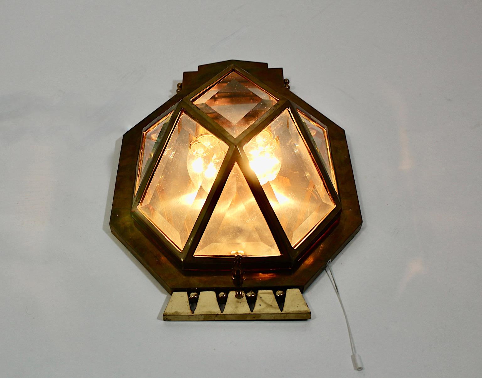 Jugendstil Vintage Geometric Sconce Wall Light Brass Glass circa 1910 Vienna For Sale 9