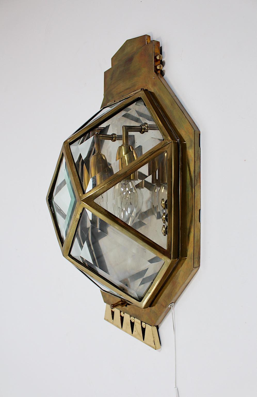 Austrian Jugendstil Vintage Geometric Sconce Wall Light Brass Glass circa 1910 Vienna For Sale