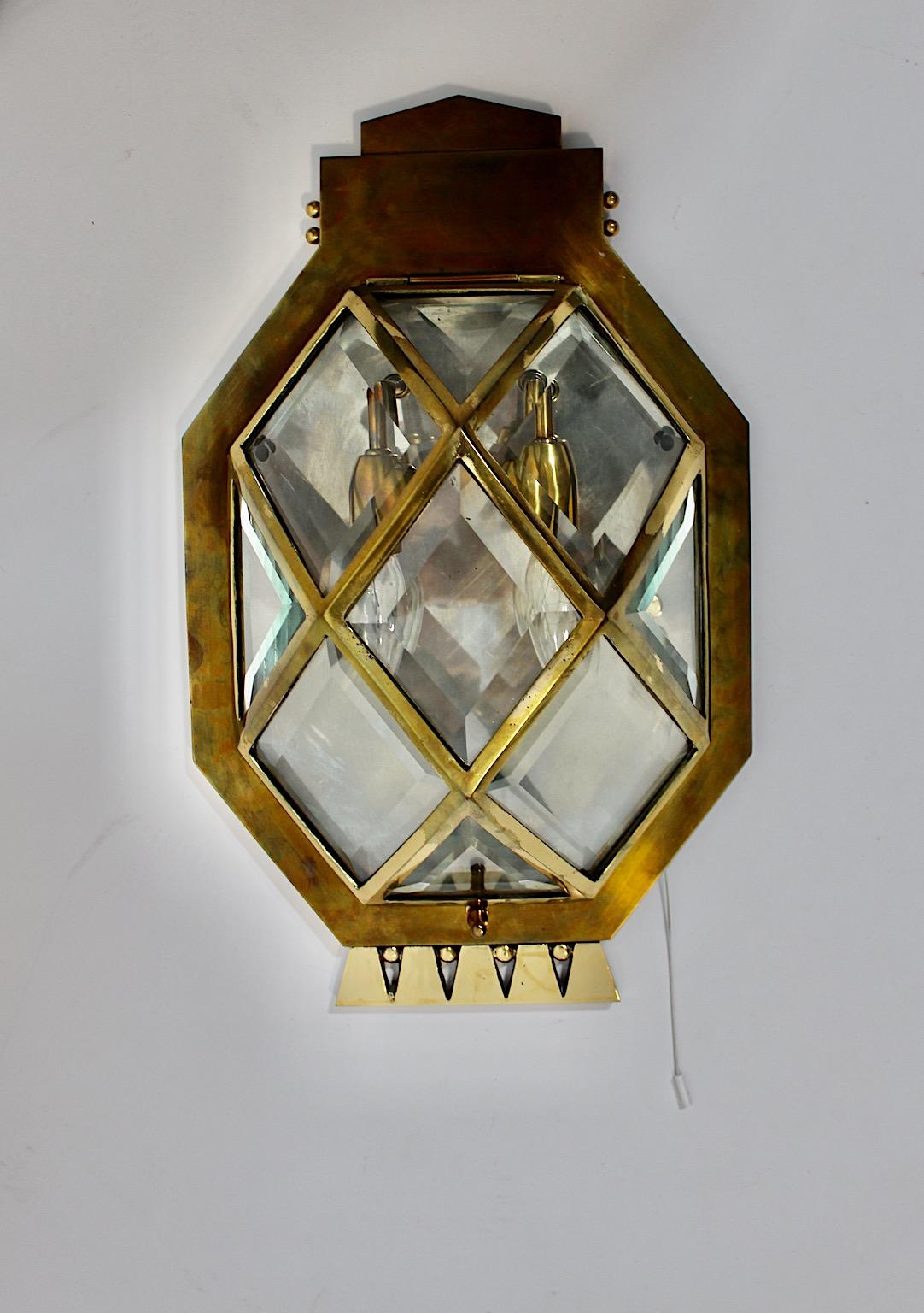 20th Century Jugendstil Vintage Geometric Sconce Wall Light Brass Glass circa 1910 Vienna For Sale