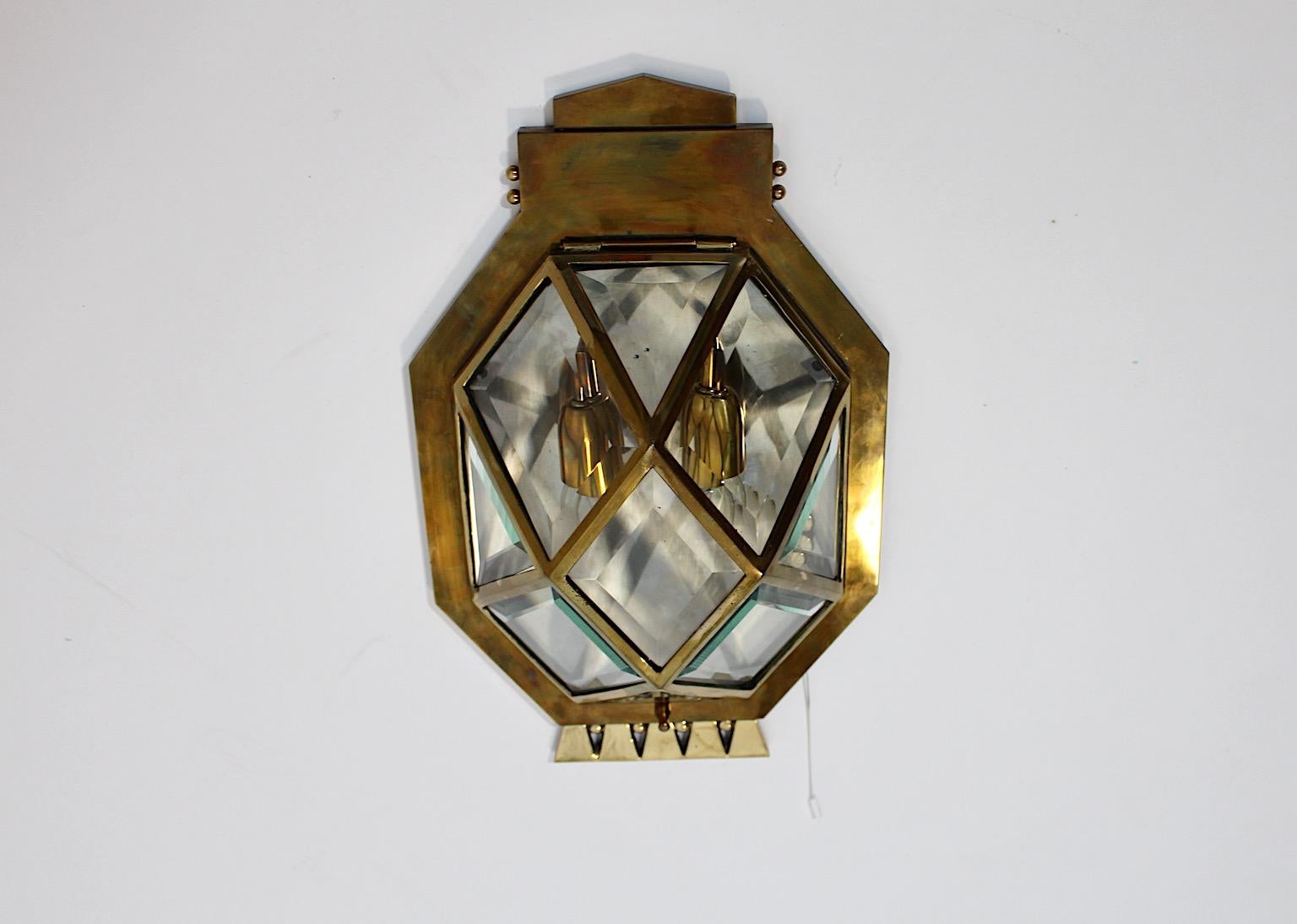 Jugendstil Vintage Geometric Sconce Wall Light Brass Glass circa 1910 Vienna For Sale 1