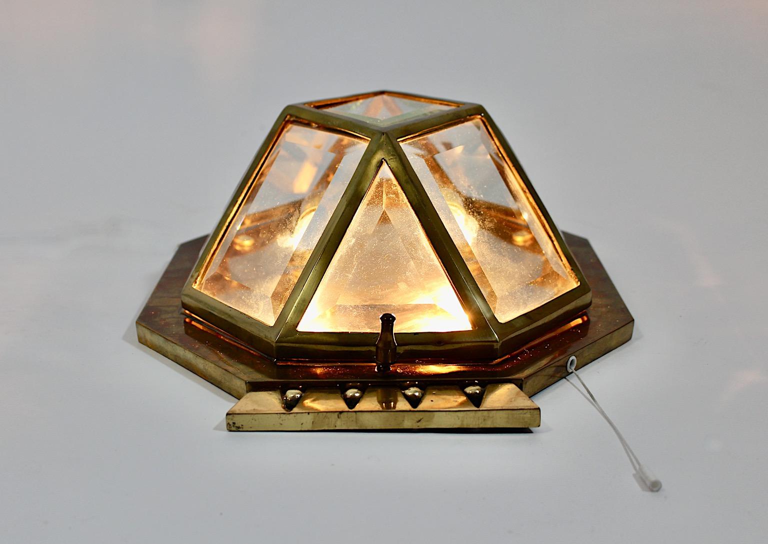 Jugendstil Vintage Geometric Sconce Wall Light Brass Glass circa 1910 Vienna For Sale 4