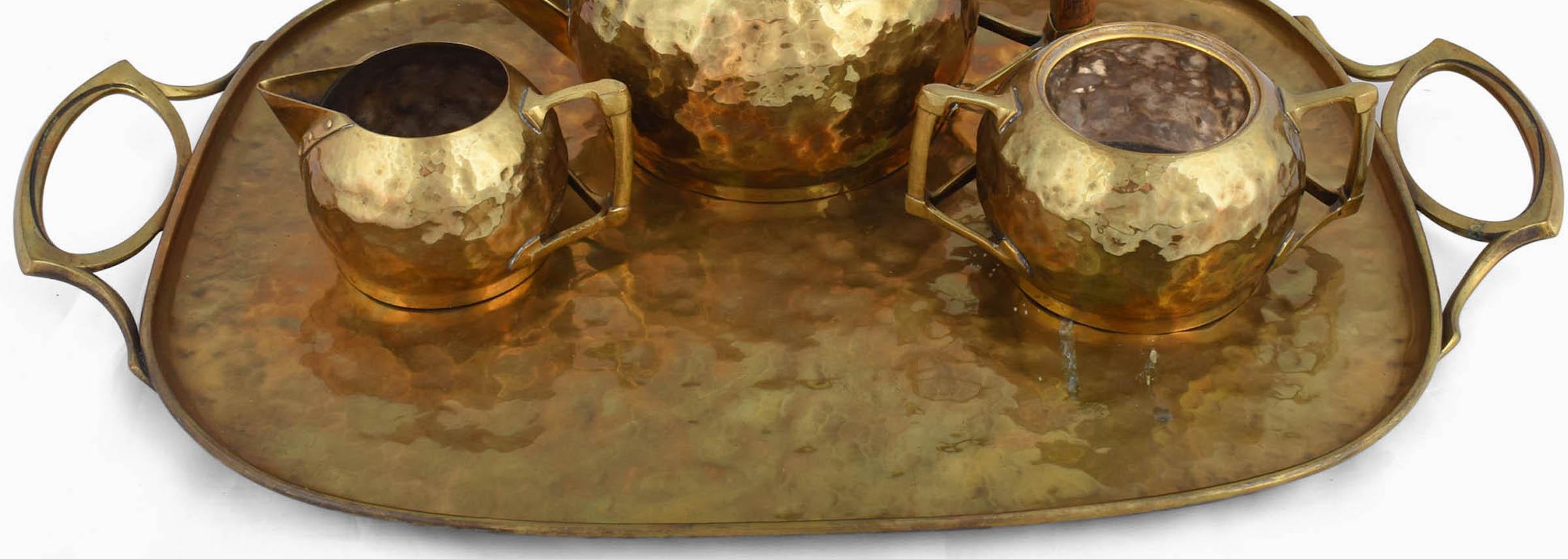 Tedesco Centrotavola in ottone Jugenstil con vassoio di Carl Deffner, Germania, 1910 in vendita