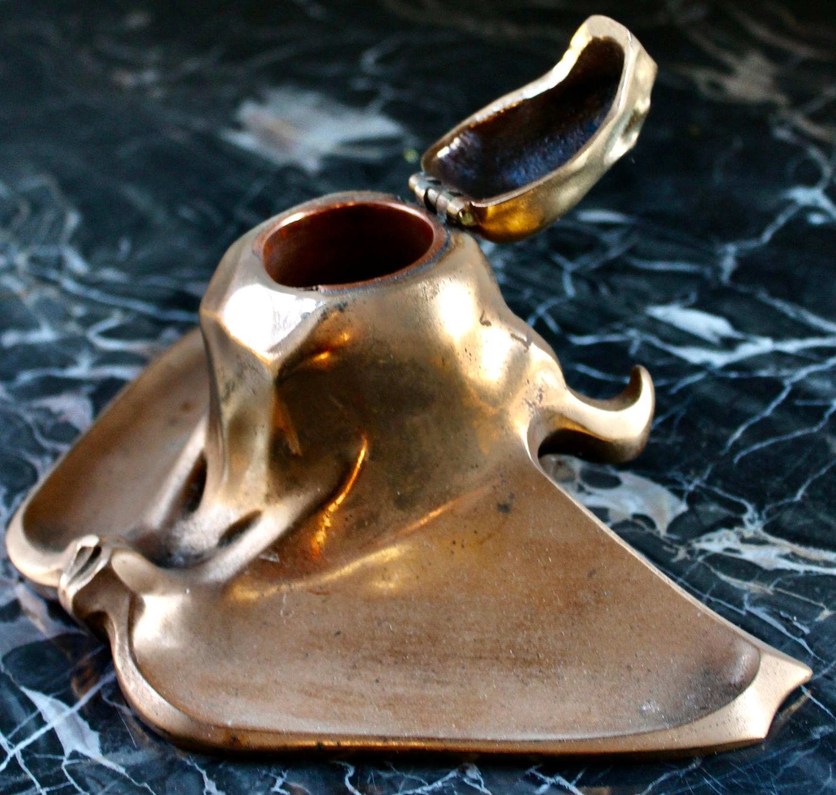 Jugenstile Bronze Fledermaus Inkwell In Excellent Condition For Sale In Sharon, CT
