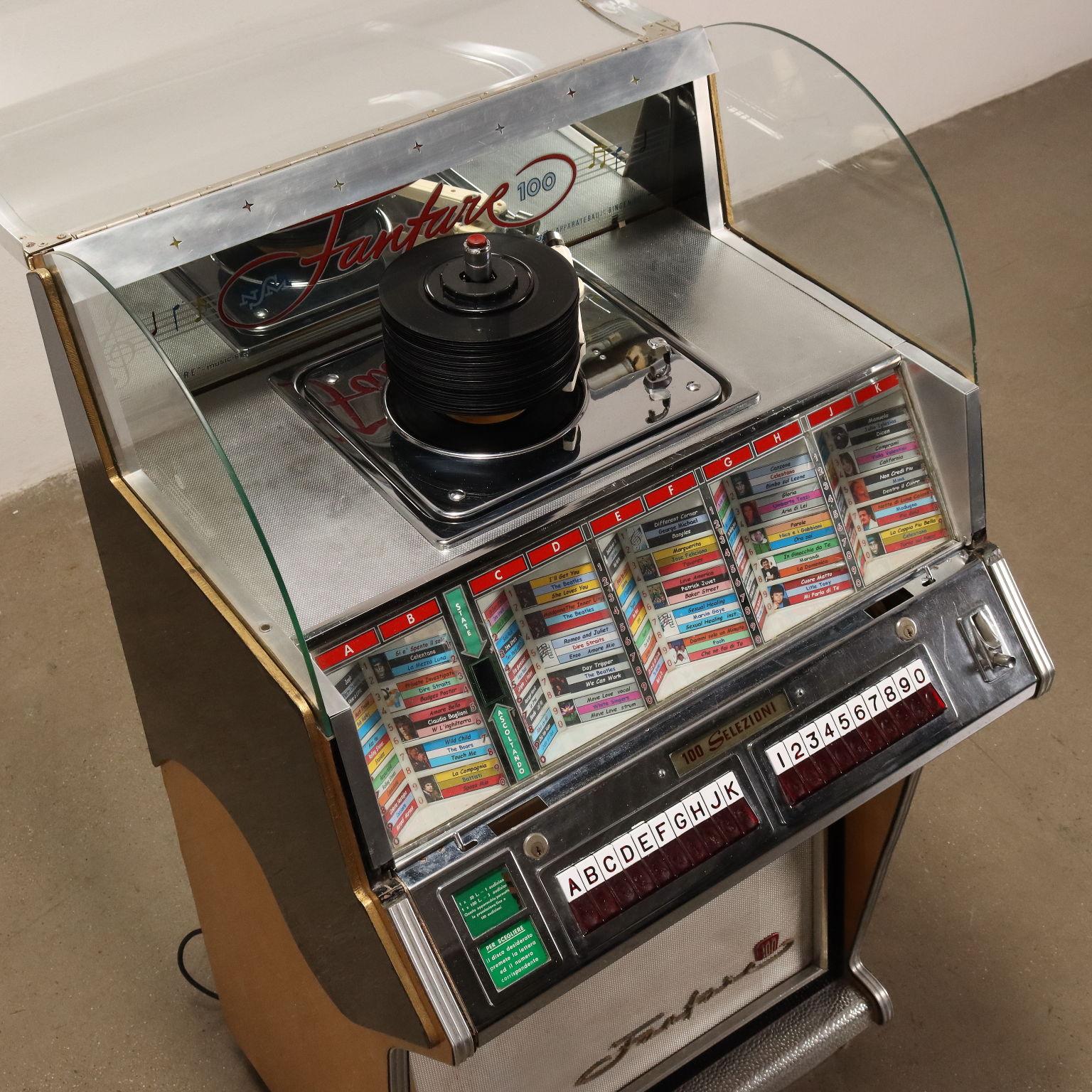 Jukebox NSM 'Fanfare 100' Anni 50 In condizioni buone a Milano, IT