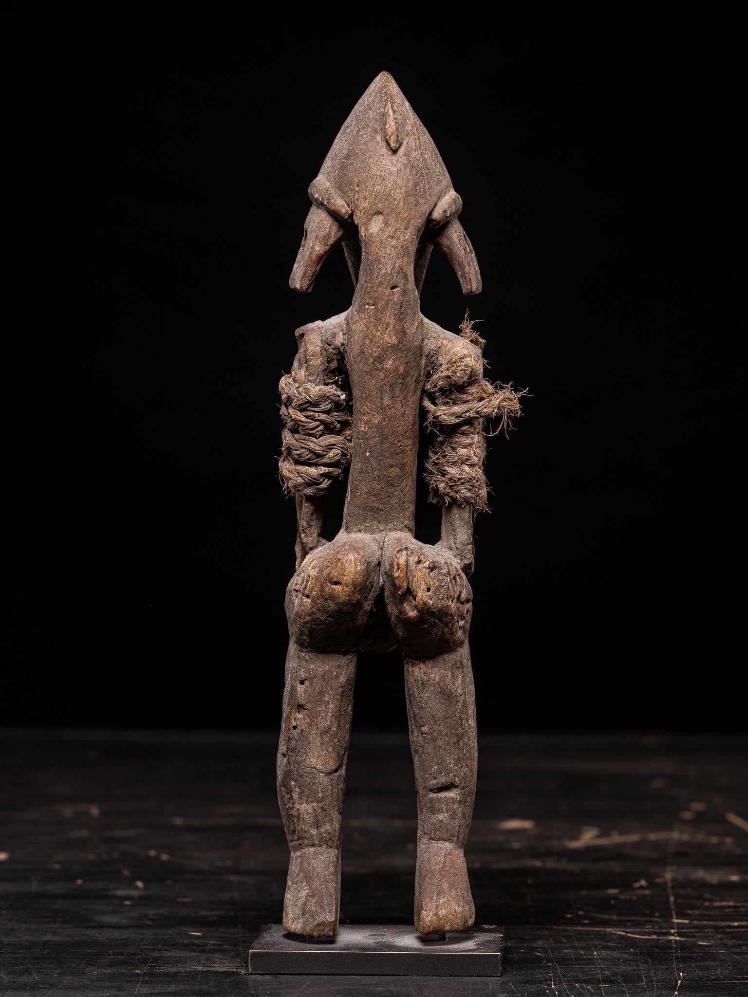 Jukun Commemorative  Royal Ancestor Figure, Jukun People, Northeastern Nigeria. im Zustand „Gut“ im Angebot in Leuven , BE