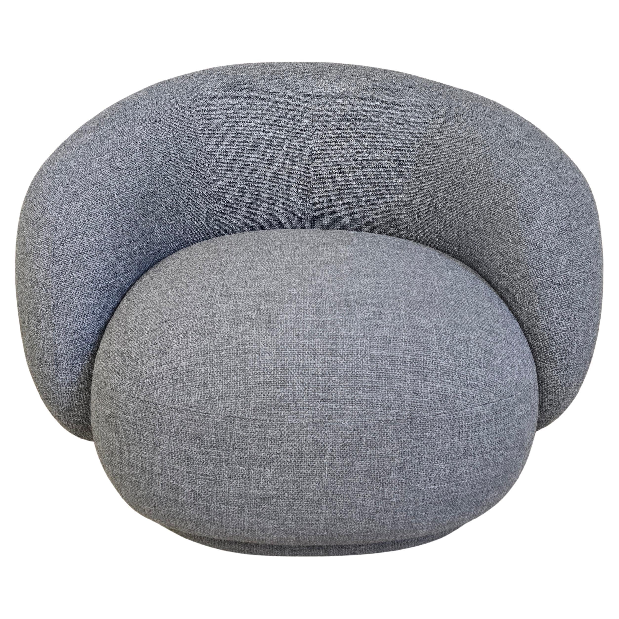 Fauteuil Jona - Design/One

Julep est un fauteuil aux formes douces et enveloppantes, inspiré de l'Avant-Garde des années 50, dont il tire simplicité et grandeur, adoucies d'une allure contemporaine, romantique et féminine. 

Finir en : Grade E (