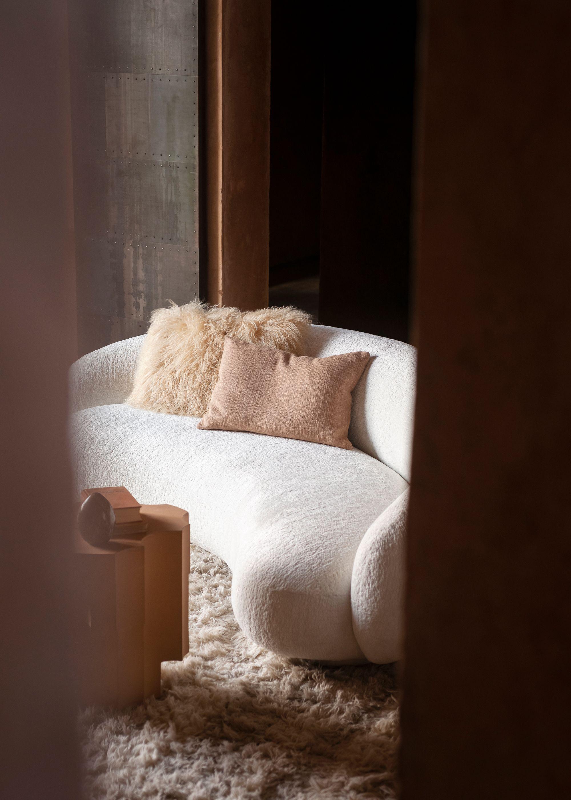 Julep – Sofa in fabric by Jonas Wagell for Tacchini W 240 cm (94.49 in) In condizioni Nuovo in vendita a Alcamo, IT