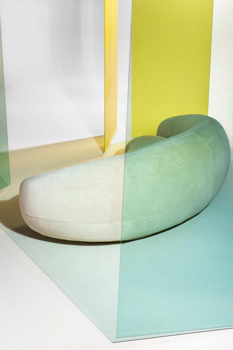 Julep – Sofa in fabric by Jonas Wagell for Tacchini W 240 cm (94.49 in) In condizioni Nuovo in vendita a Alcamo, IT