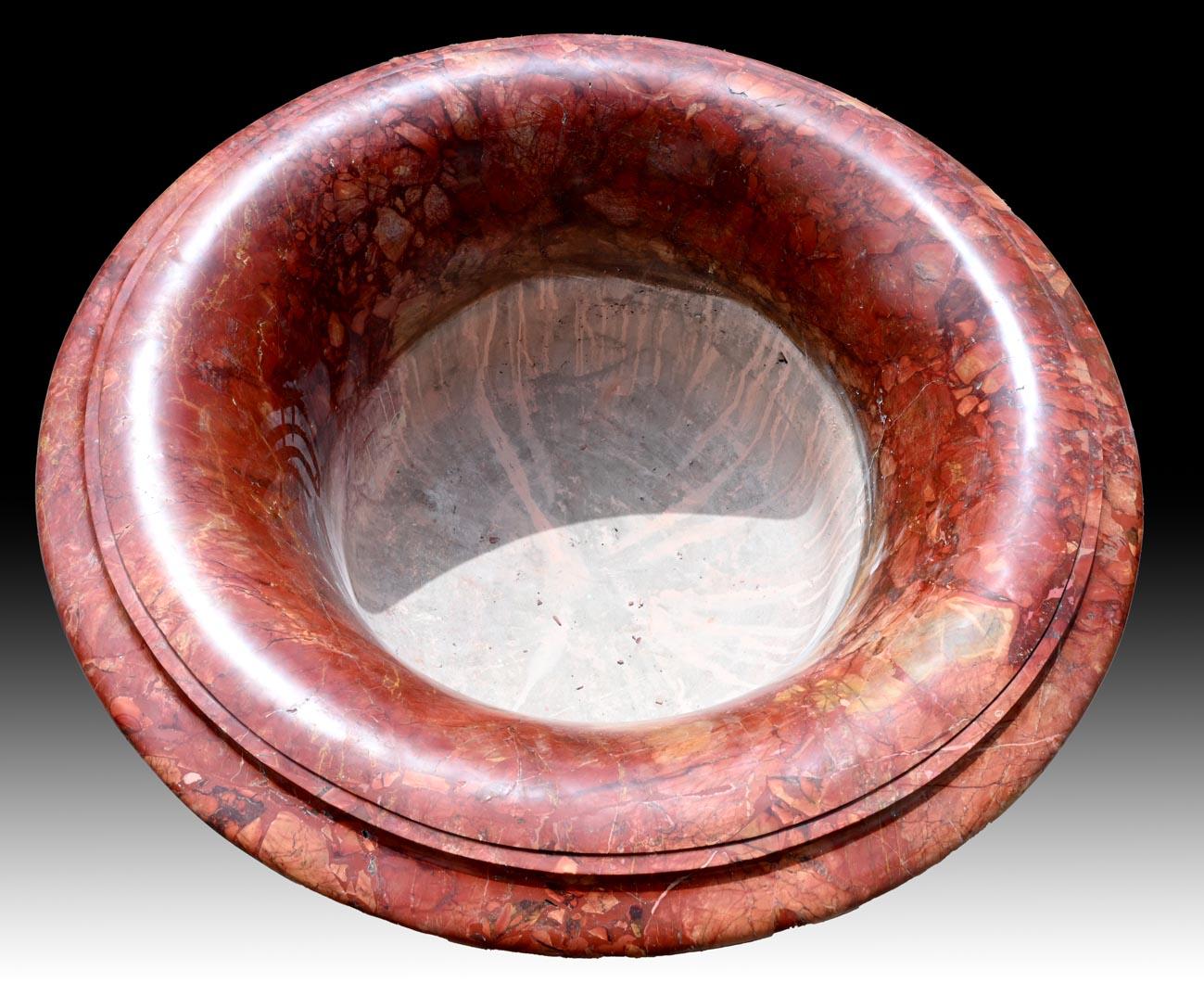 Jules CANTINI, grande urne en marbre rouge Numidia Breccia avec console en vente 2