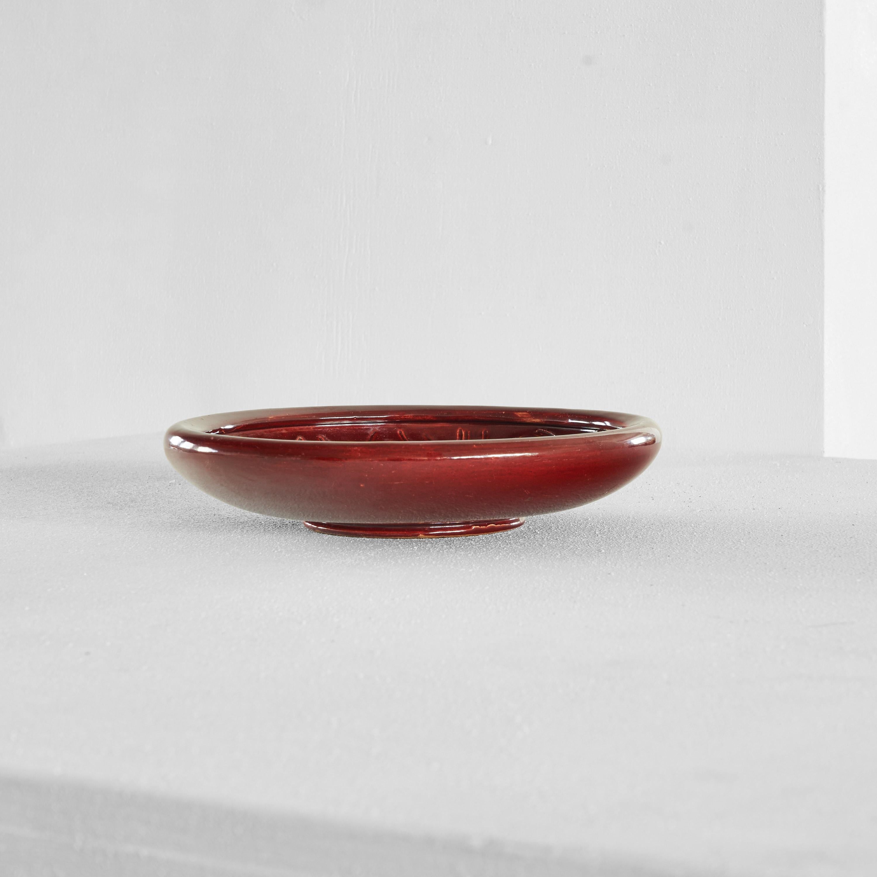 Glazed Jules Guérin 'Sang de Boeuf' Unique Studio Pottery Dish 1960s For Sale