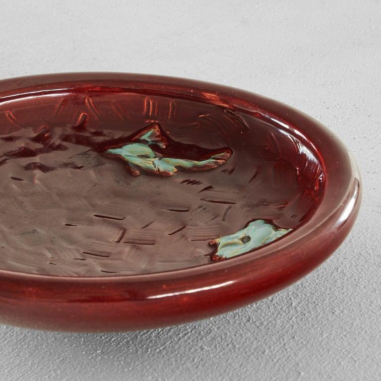 Terracotta Jules Guérin 'Sang de Boeuf' Piatto unico in Studio Pottery 1960s in vendita