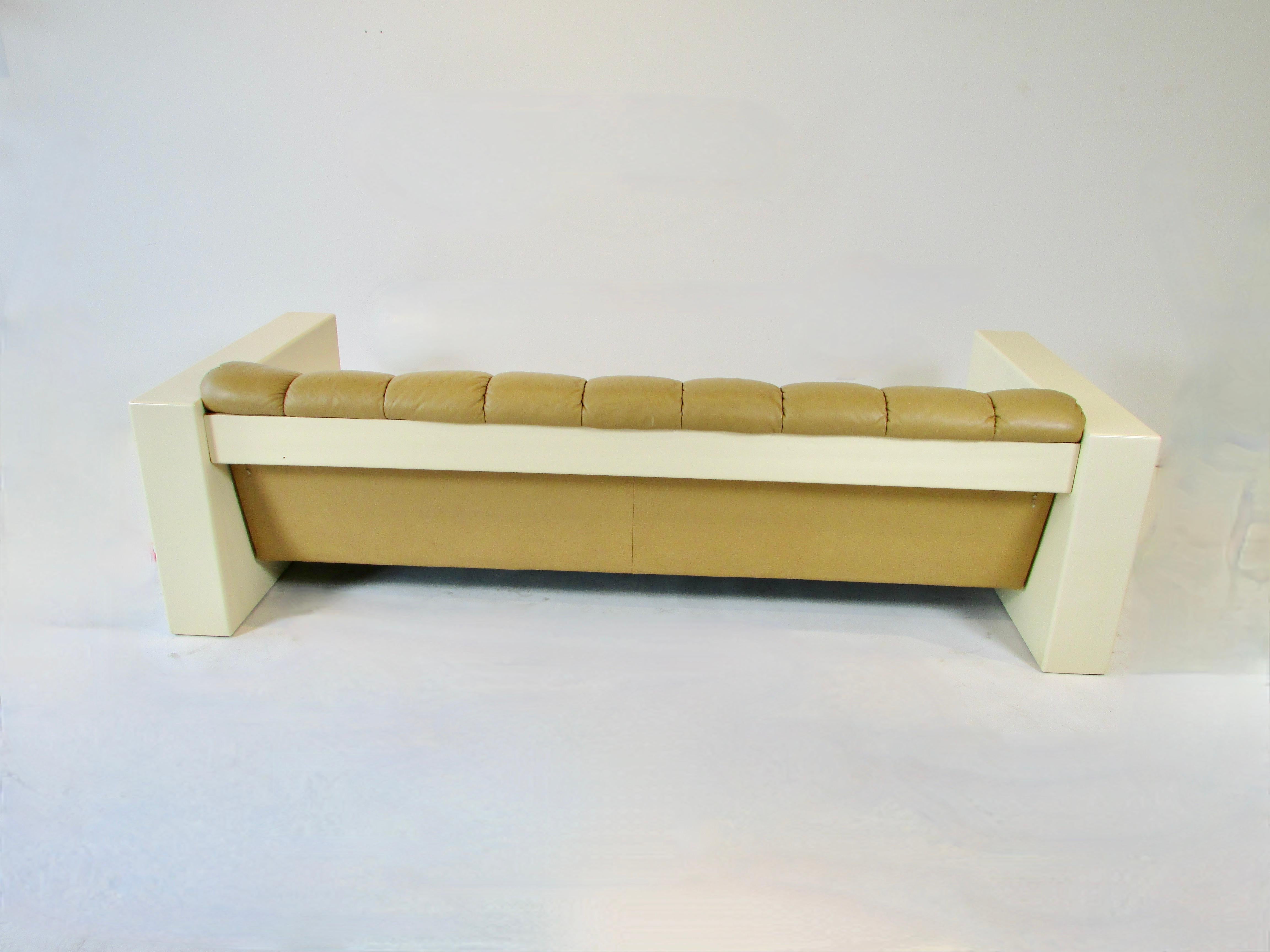 Jules Heumann  for Metropolitan furniture  leather sofa in fiberglass frame For Sale 3