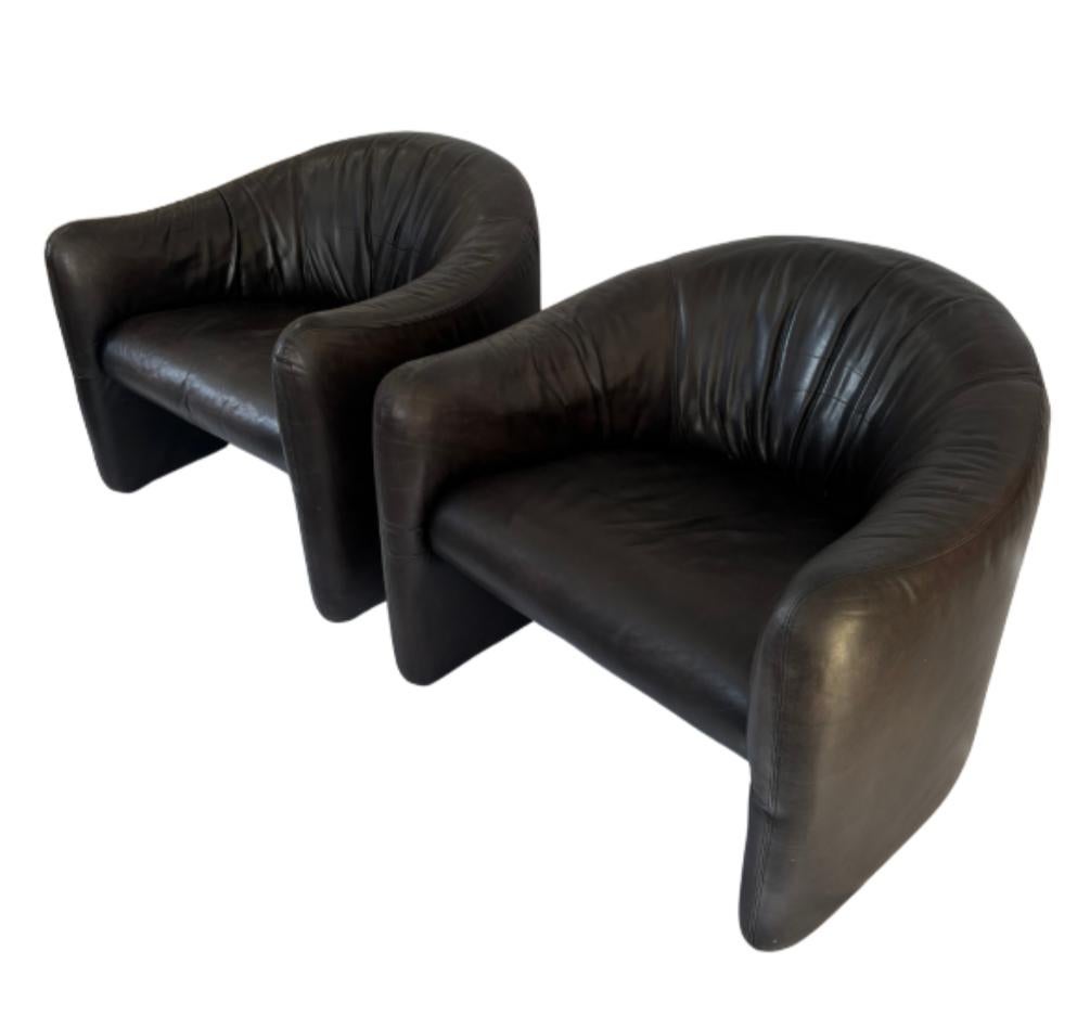 Pair of Vintage Very Dark Brown Leather Club Chairs By Jules Heumann for Metropolitan Furniture Co.

Supple Leather is in good condition with Vintage wear consistent with age & use

1970s
