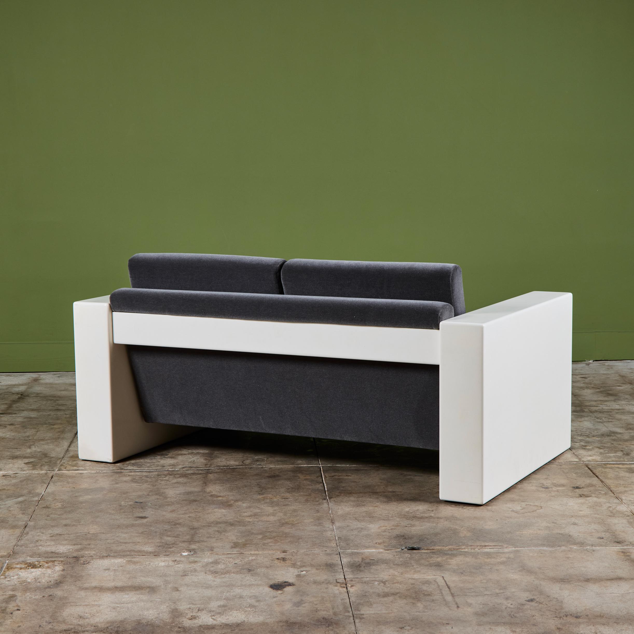 Jules Heumann Loveseat für Metropolitan Furniture im Angebot 2