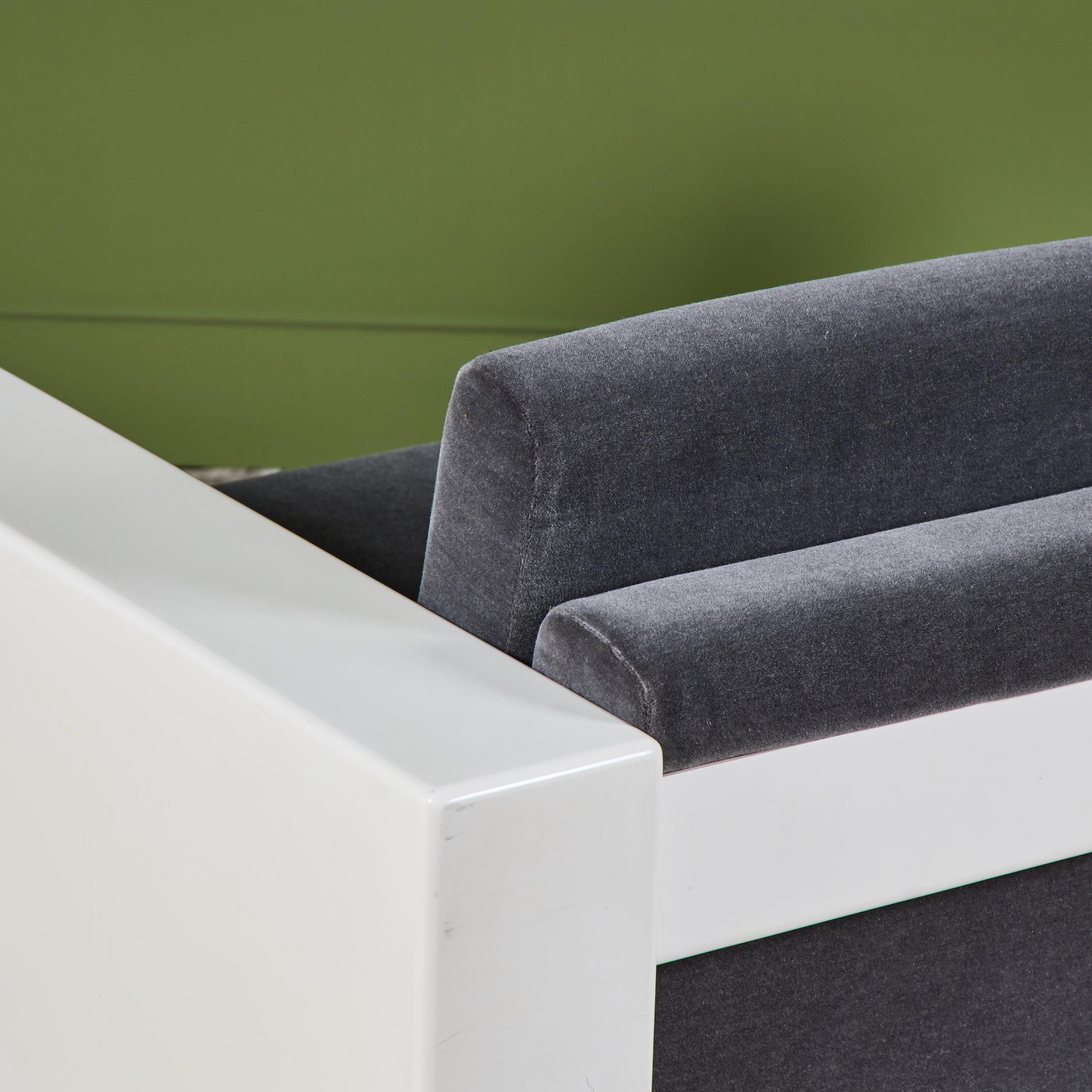 Jules Heumann Loveseat für Metropolitan Furniture im Angebot 10