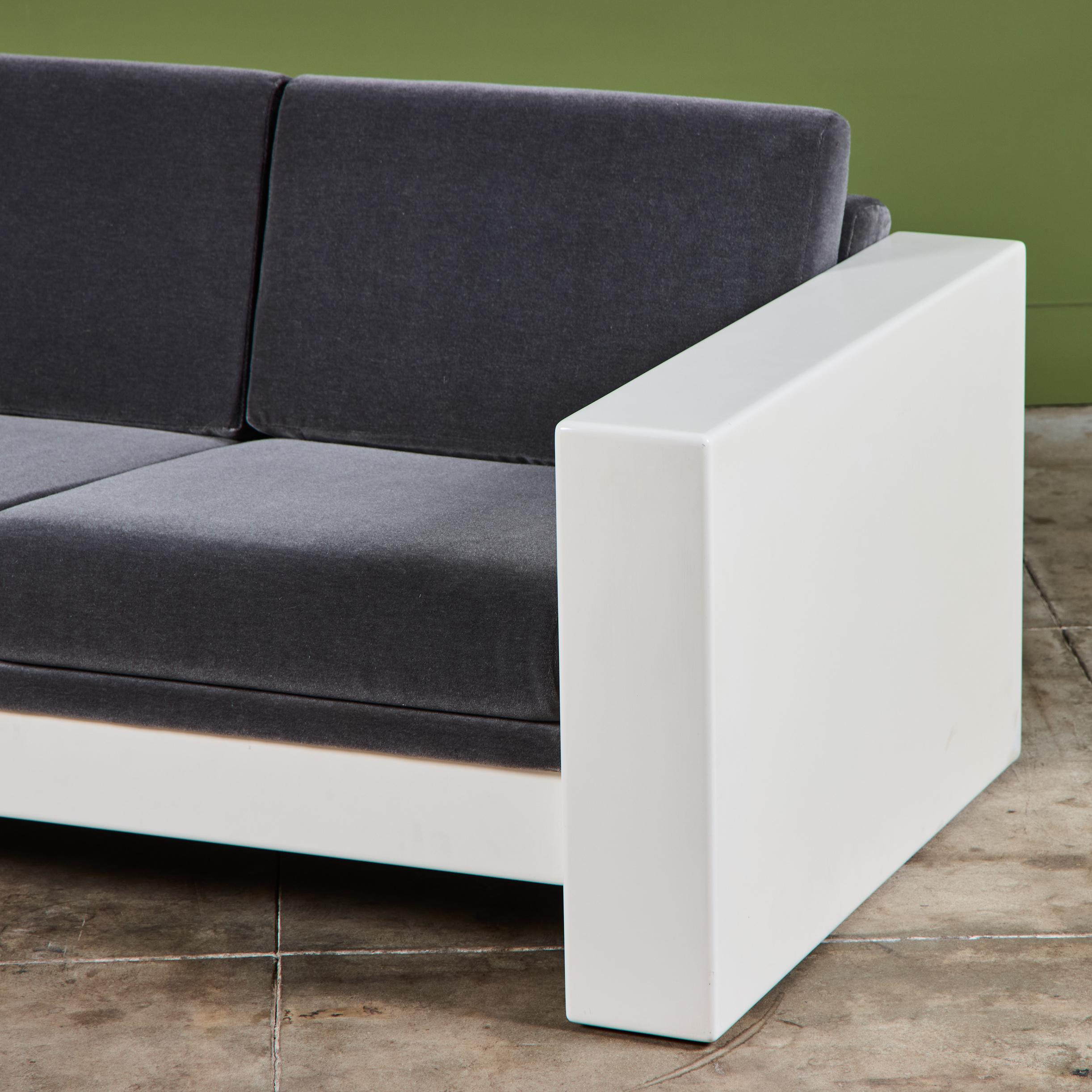 Jules Heumann Loveseat für Metropolitan Furniture im Angebot 12