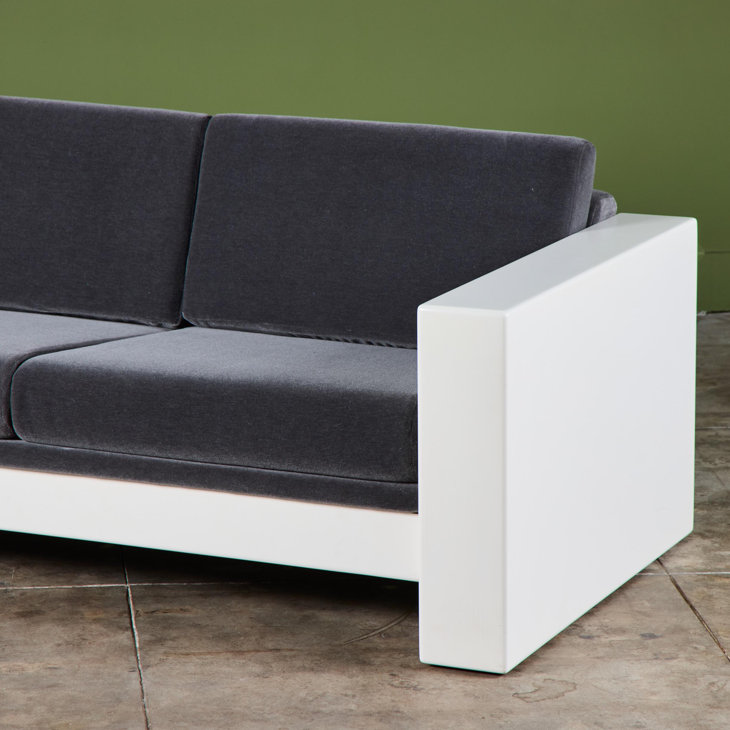 Jules Heumann Sofa für Metropolitan Furniture im Angebot 5