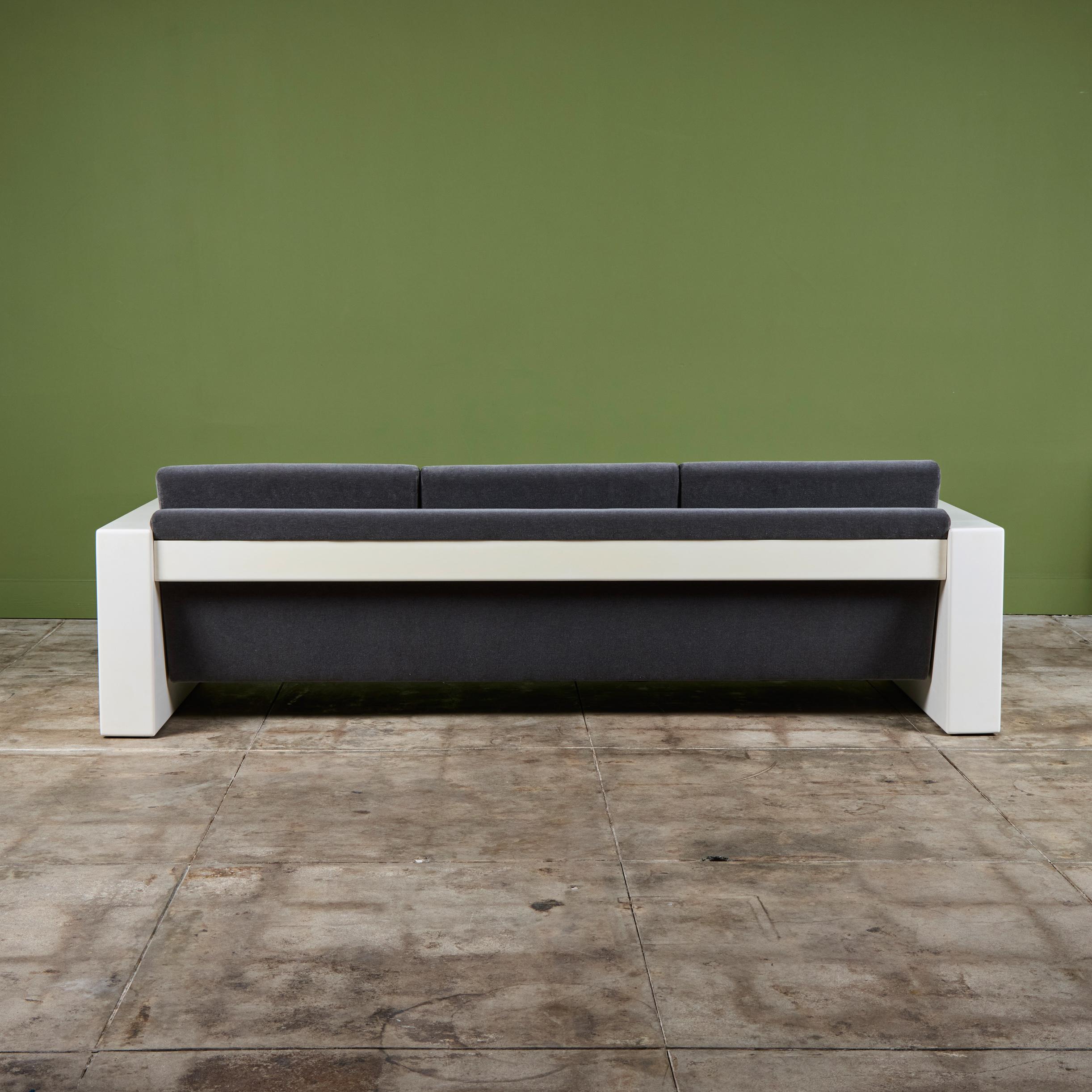 Jules Heumann Sofa für Metropolitan Furniture im Angebot 1