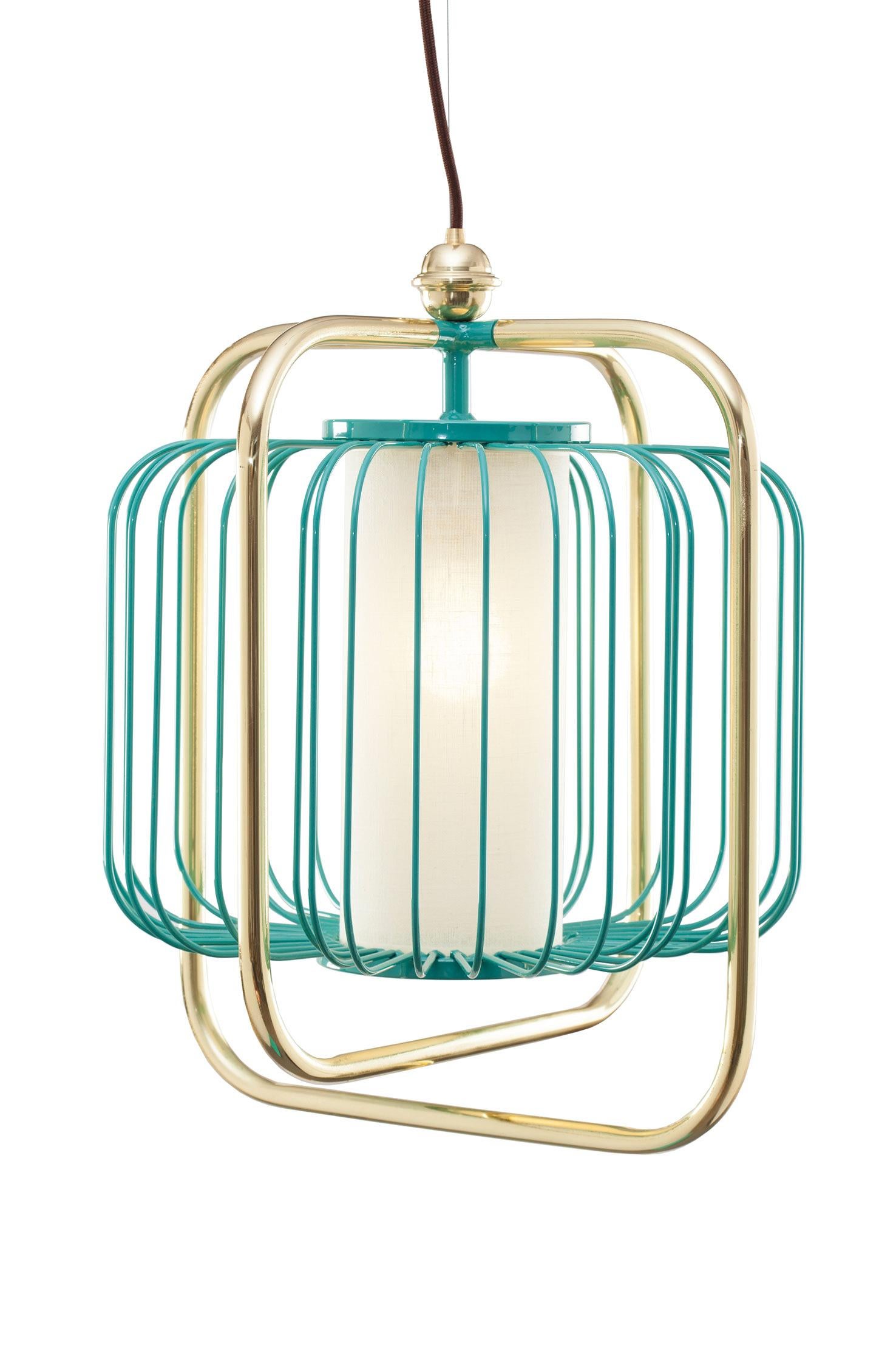 Jules punta su una raffinatezza senza tempo e senza sforzo. Una combinazione perfetta di ottone o rame lucido con divertenti colori di metallo laccato e un paralume di lino morbido ed elegante racchiuso nella struttura. Realizzato su ordinazione.