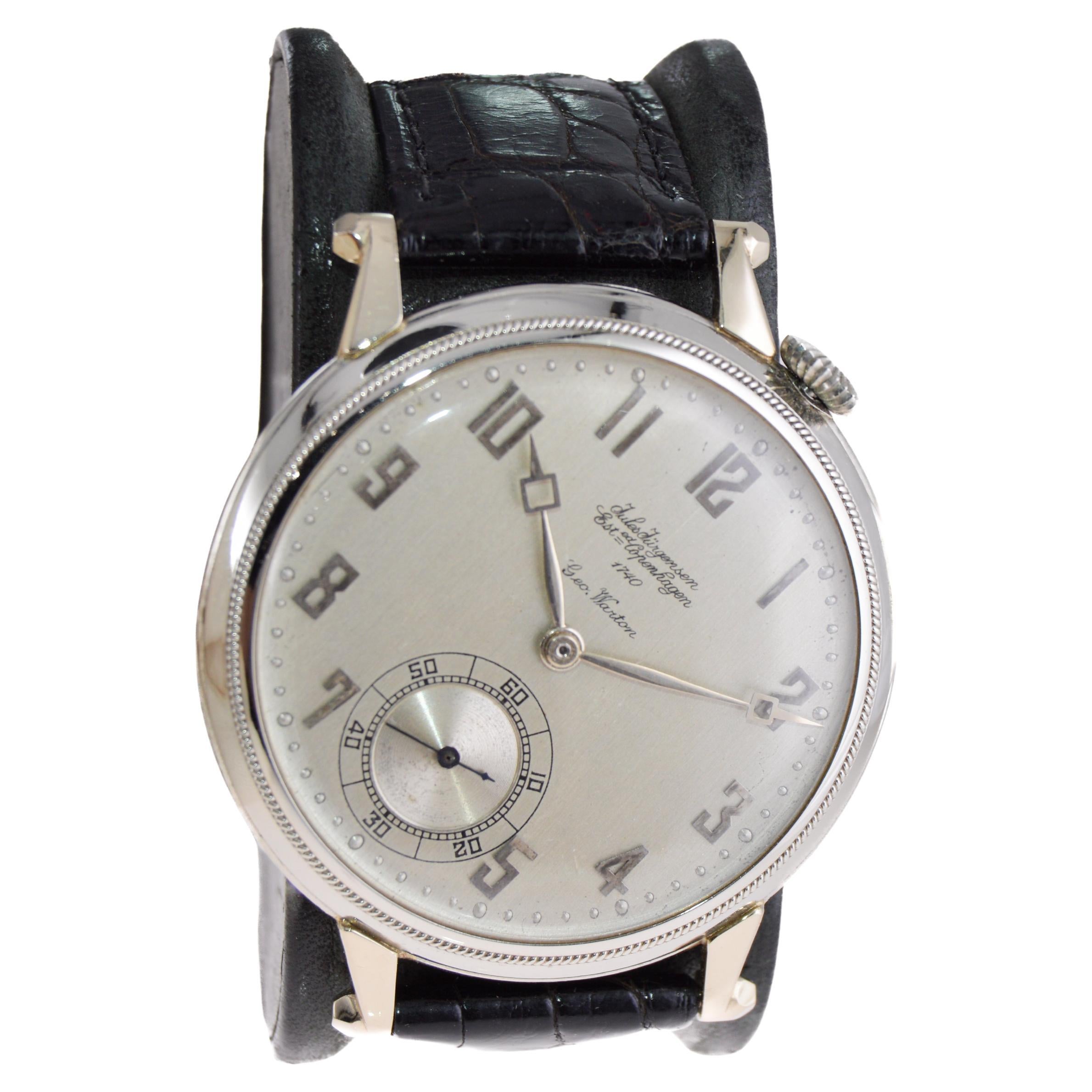 FACTORY / HOUSE: Jules Jurgensen
STYLE / REFERENCE: Art Deco / Pocket-Wrist Watch
METAL / MATERIAL: 18Kt. White Gold
DIMENSIONS: Length 51mm X Diameter 44mm
CIRCA: 1920's
MOVEMENT / CALIBER: Manual Winding / 19 Jewels / High Grade Hand Made
DIAL /