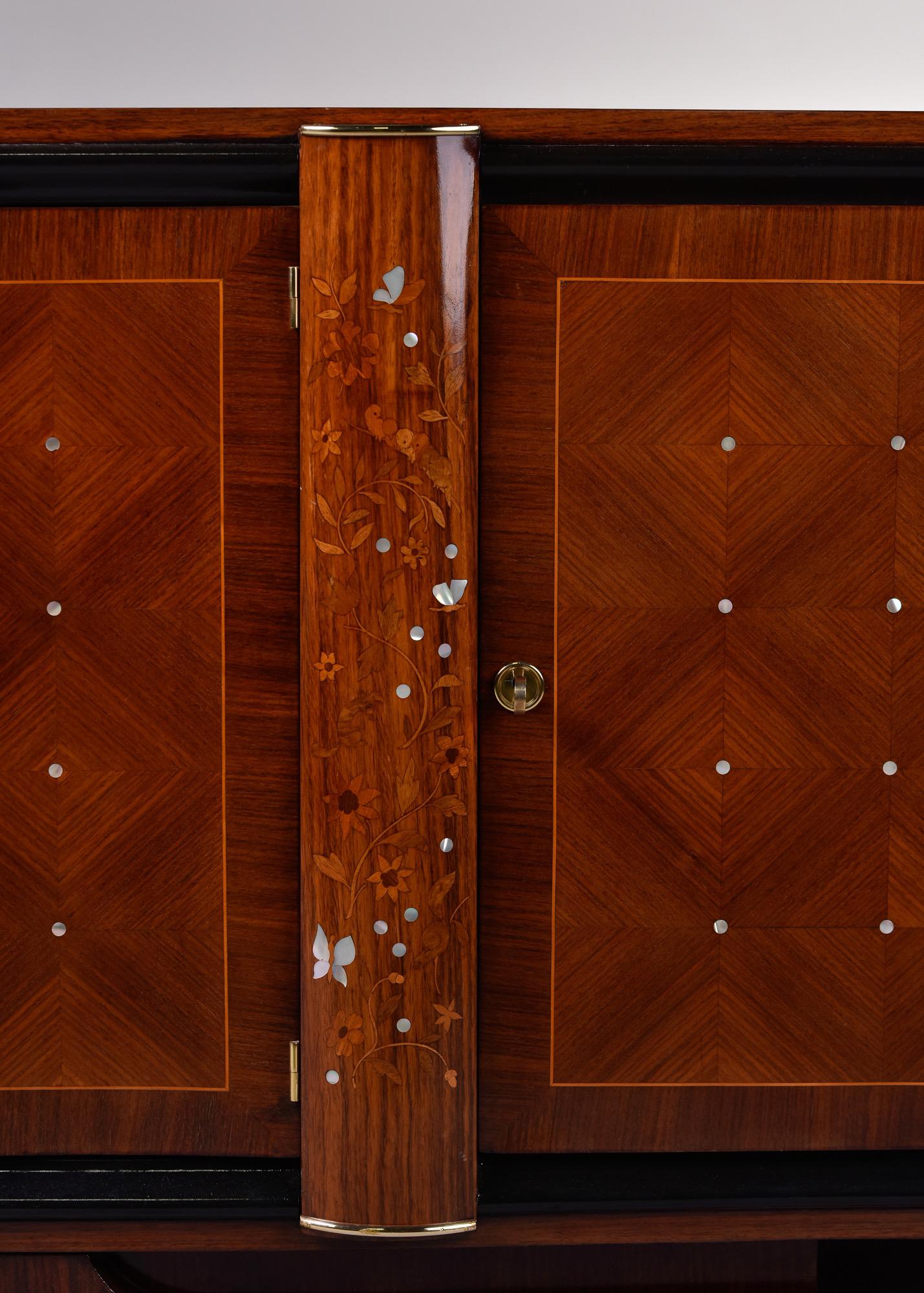 Palisandre-Sideboard oder Buffet im französischen Art déco-Stil mit Perlmutt-Intarsien (Französisch) im Angebot