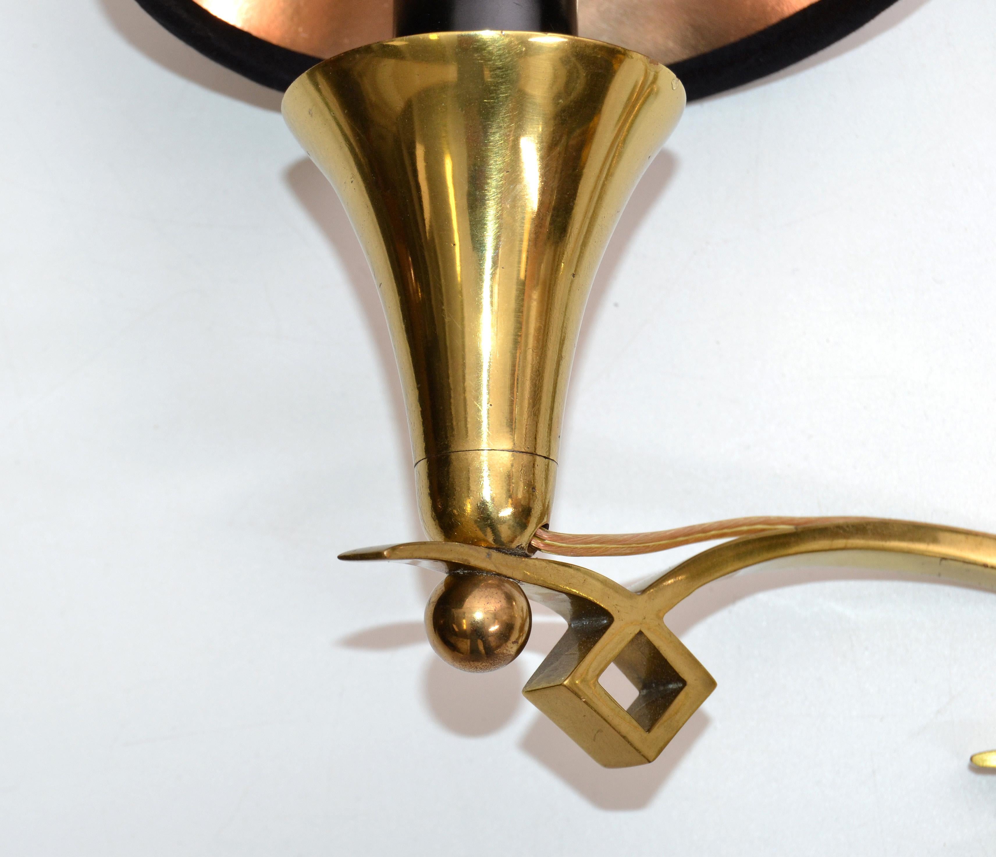 Jules Leleu Bronze-Wandleuchten, Schwarz-Gold-Schirmen, Mid-Century Modern im Angebot 2