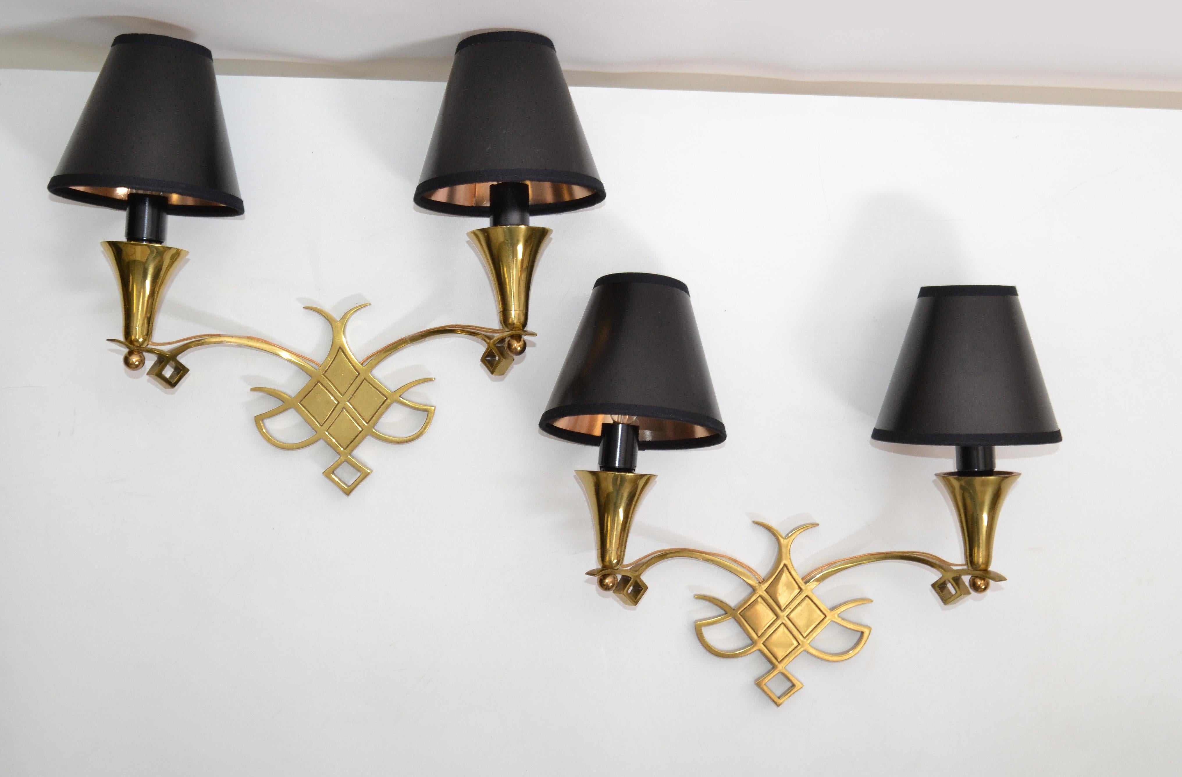 Jules Leleu Bronze-Wandleuchten, Schwarz-Gold-Schirmen, Mid-Century Modern (Moderne der Mitte des Jahrhunderts) im Angebot