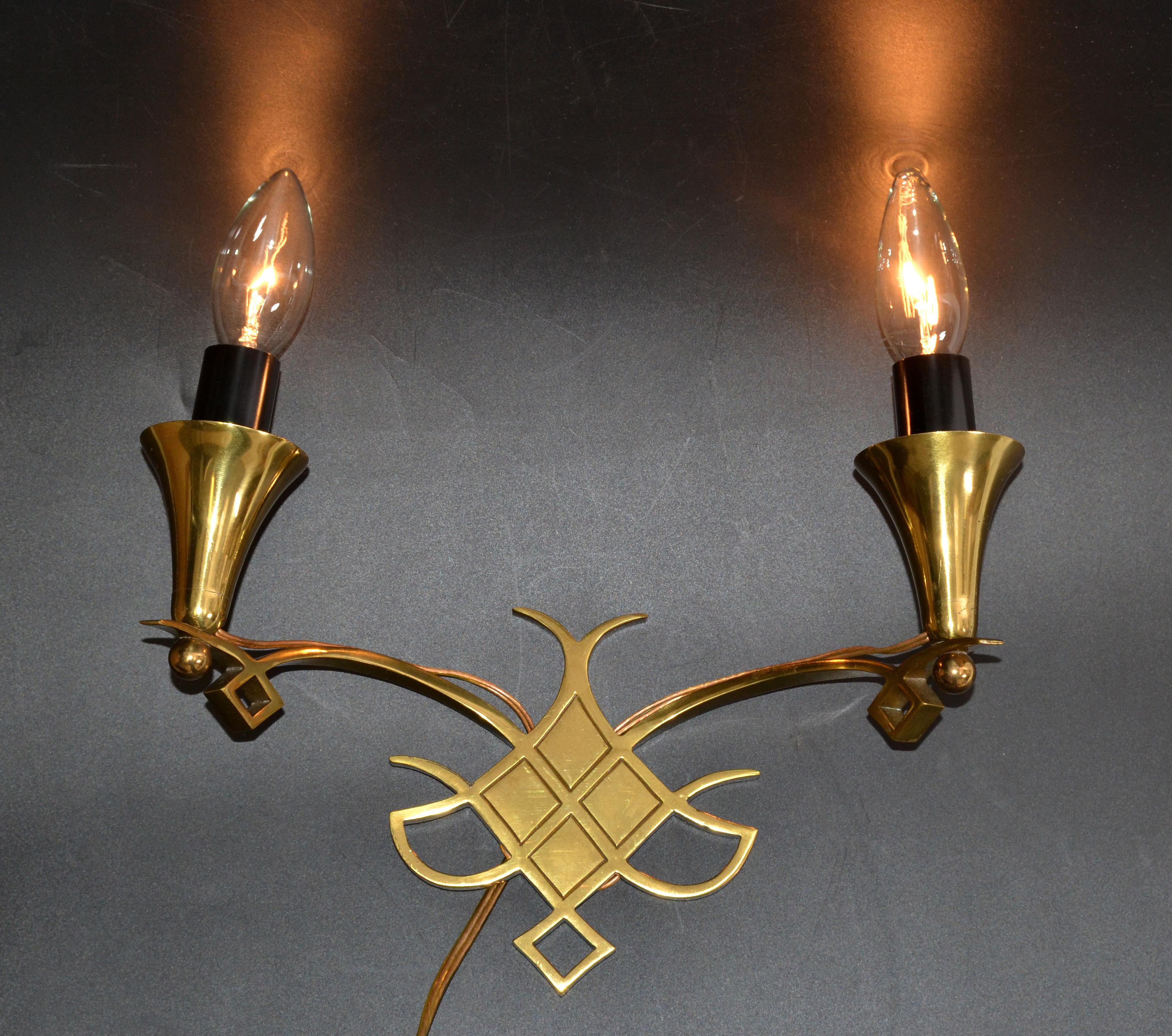 Jules Leleu Bronze-Wandleuchten, Schwarz-Gold-Schirmen, Mid-Century Modern (Poliert) im Angebot