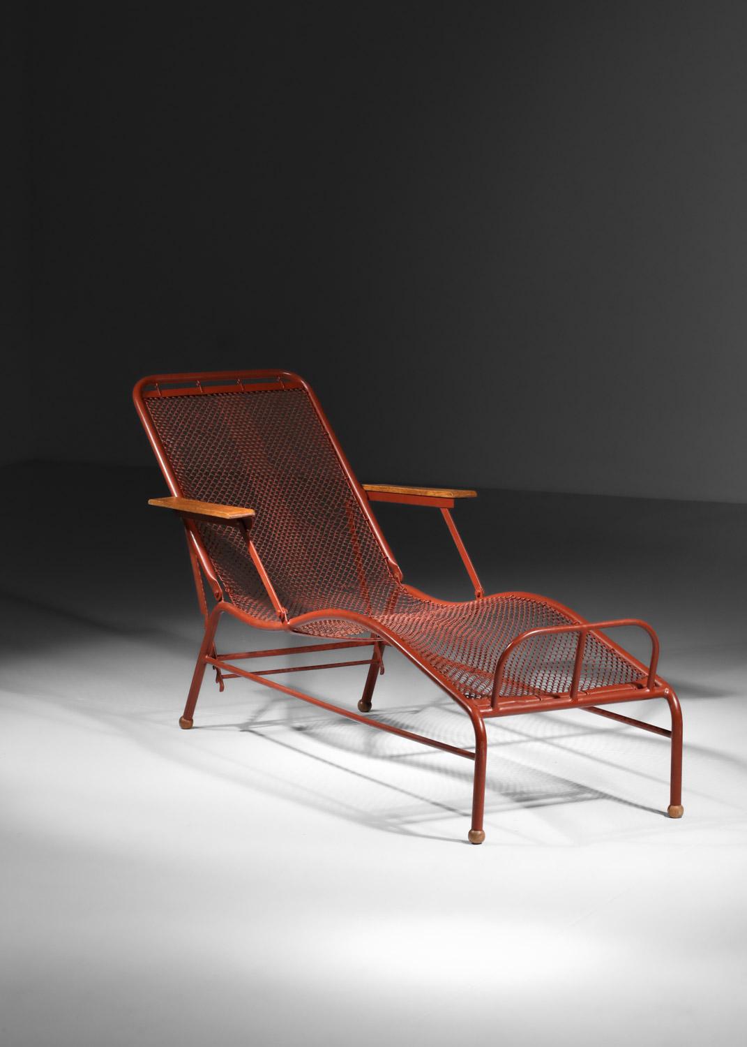 Lit chaise longue Jules Leleu conçu par Jean Prouvé pour le Plateau d'Assy en vente 6