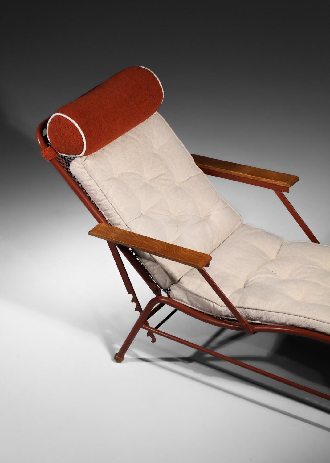 Lit chaise longue Jules Leleu conçu par Jean Prouvé pour le Plateau d'Assy en vente 1