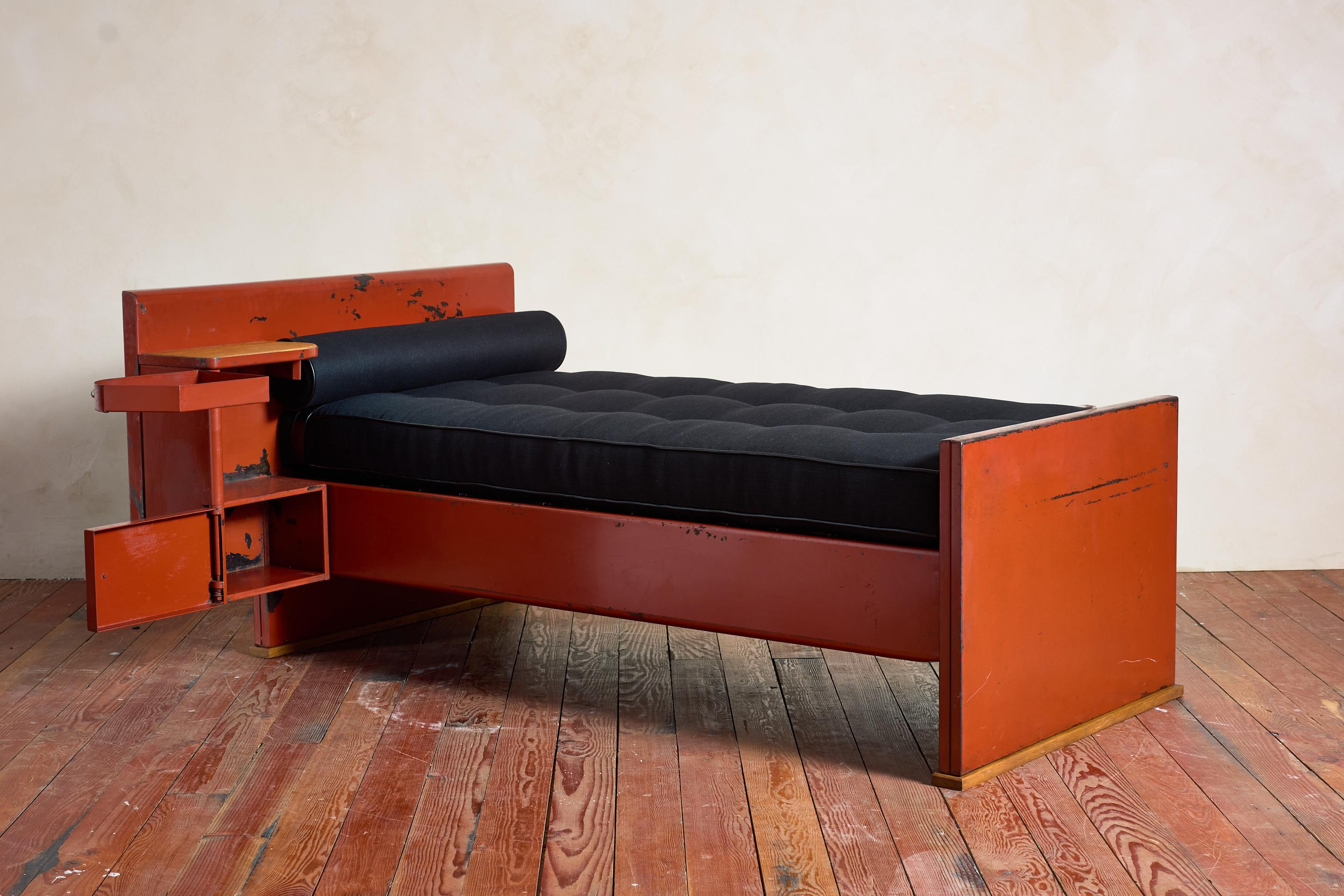 Jules Leleu & Ateliers Jean Prouvé — Modernist Daybed, France 1930's

A rare collaboration between Art Deco master Jules Leleu and metalwork pioneer Jean Prouvé, designed for the Martel de Janville sanatorium. 

This red-lacquered steel bed features
