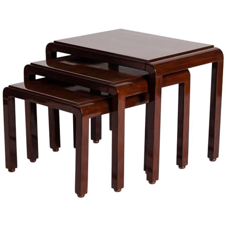 Jules Leleu & Katsu Hamanaka, Tables gigognes laquées, France, vers 1925