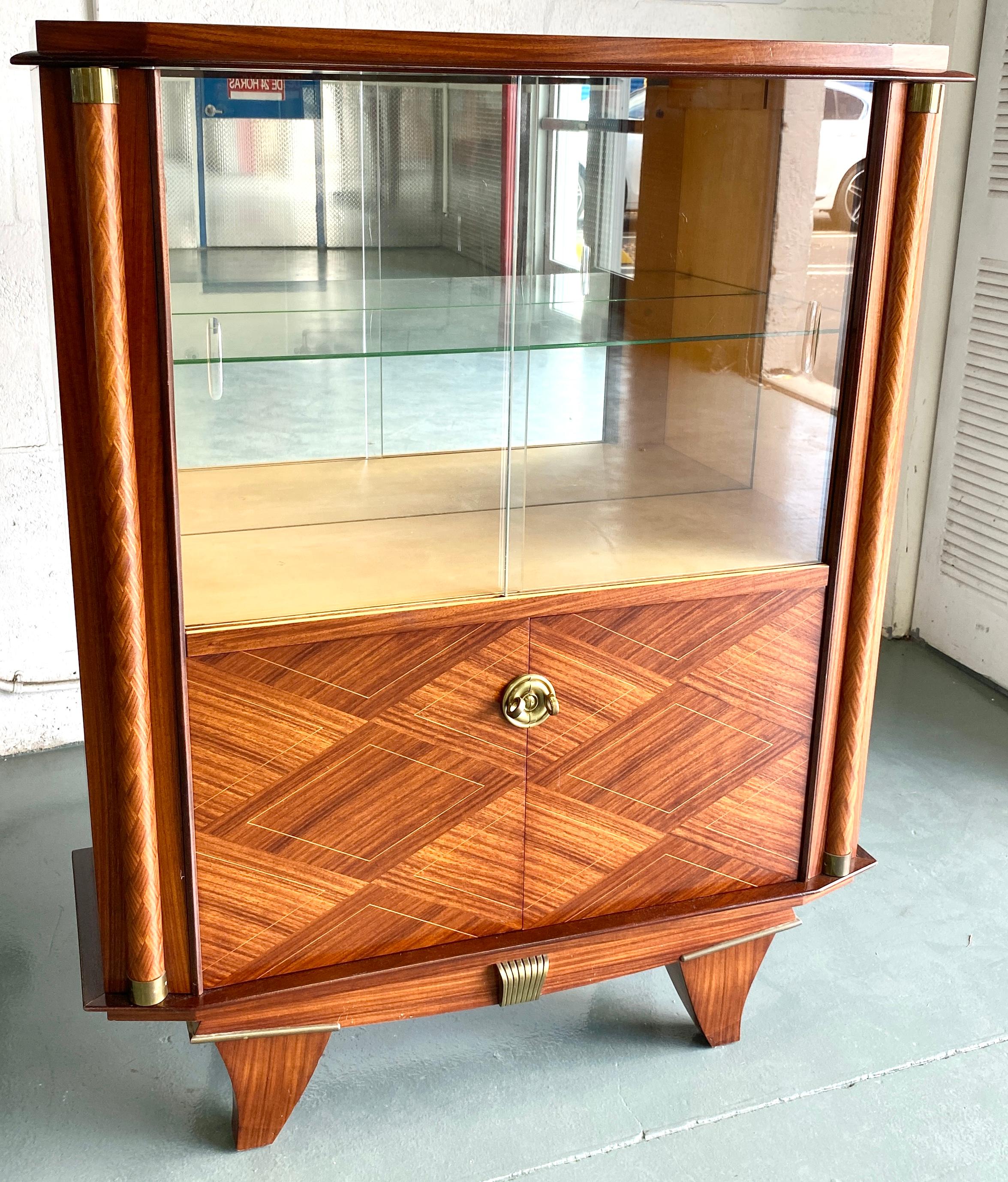 Jules Leleu Modernist Dry Bar Cabinet, French Art Deco Display Cabinet en vente 3