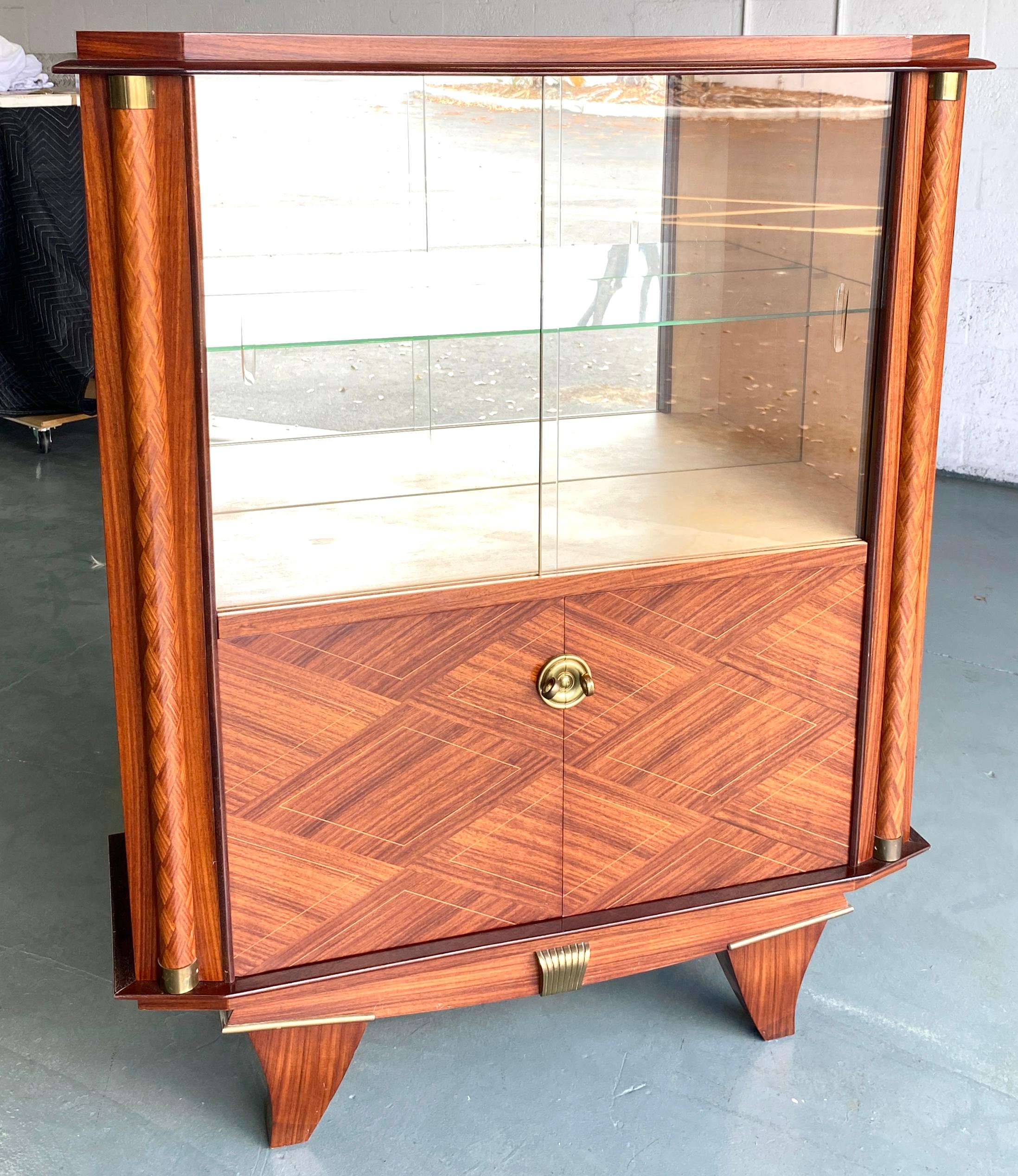 Marqueterie Jules Leleu Modernist Dry Bar Cabinet, French Art Deco Display Cabinet en vente