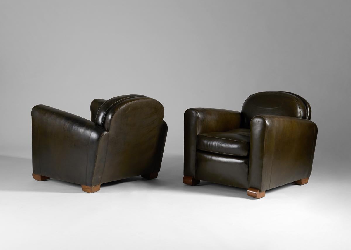 Jules Leleu, Coppia di poltrone in pelle Art Déco, Francia, 1930 circa in vendita 1