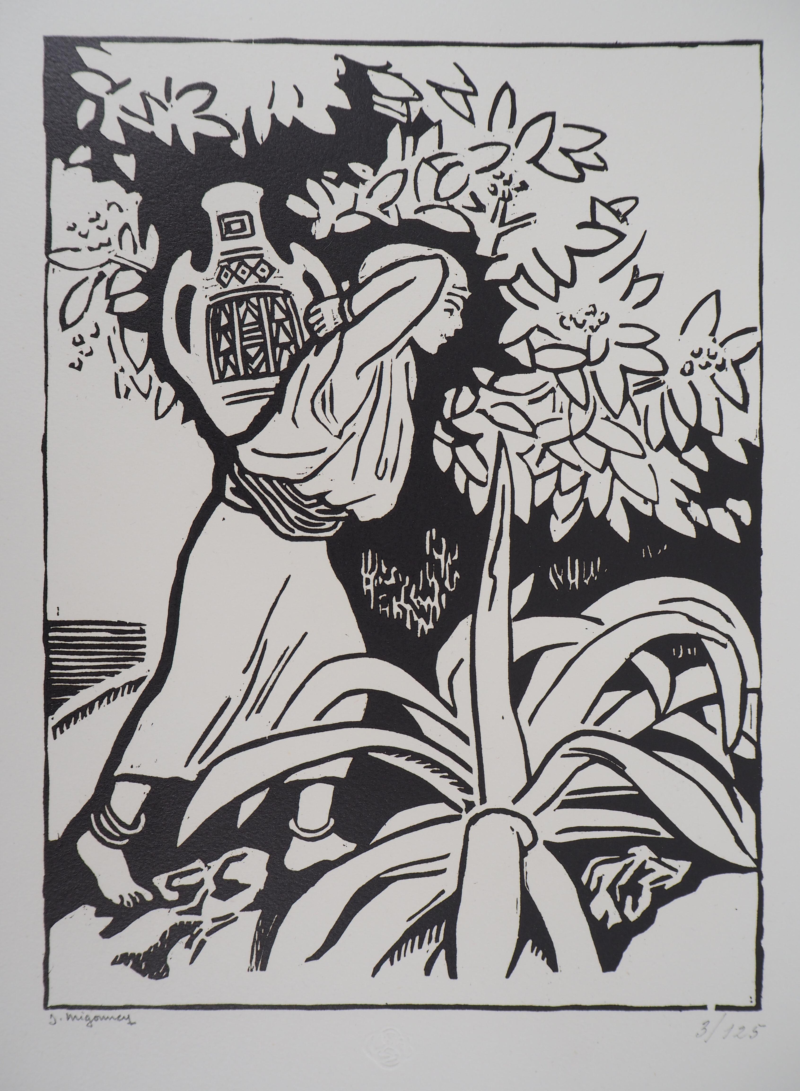 Figurative Print de Jules MIGONNEY - Orientalismo : Muchacha con una maceta - Original grabado a mano, Firmado a mano y Numerado