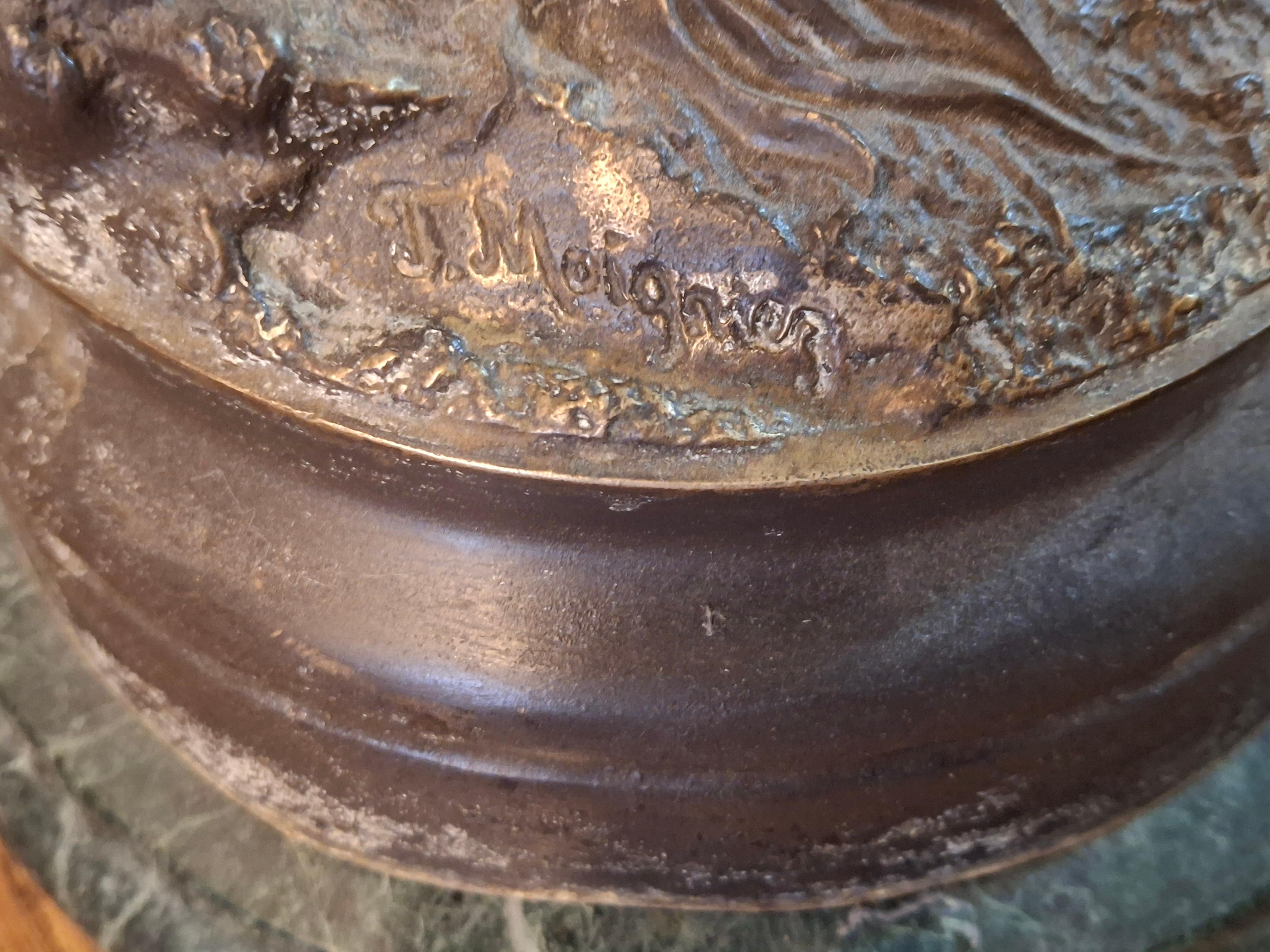 Jules Moigniez (French 1834 - ) Bronze Figure of Eagle on Marble Plinth, Signed For Sale 2