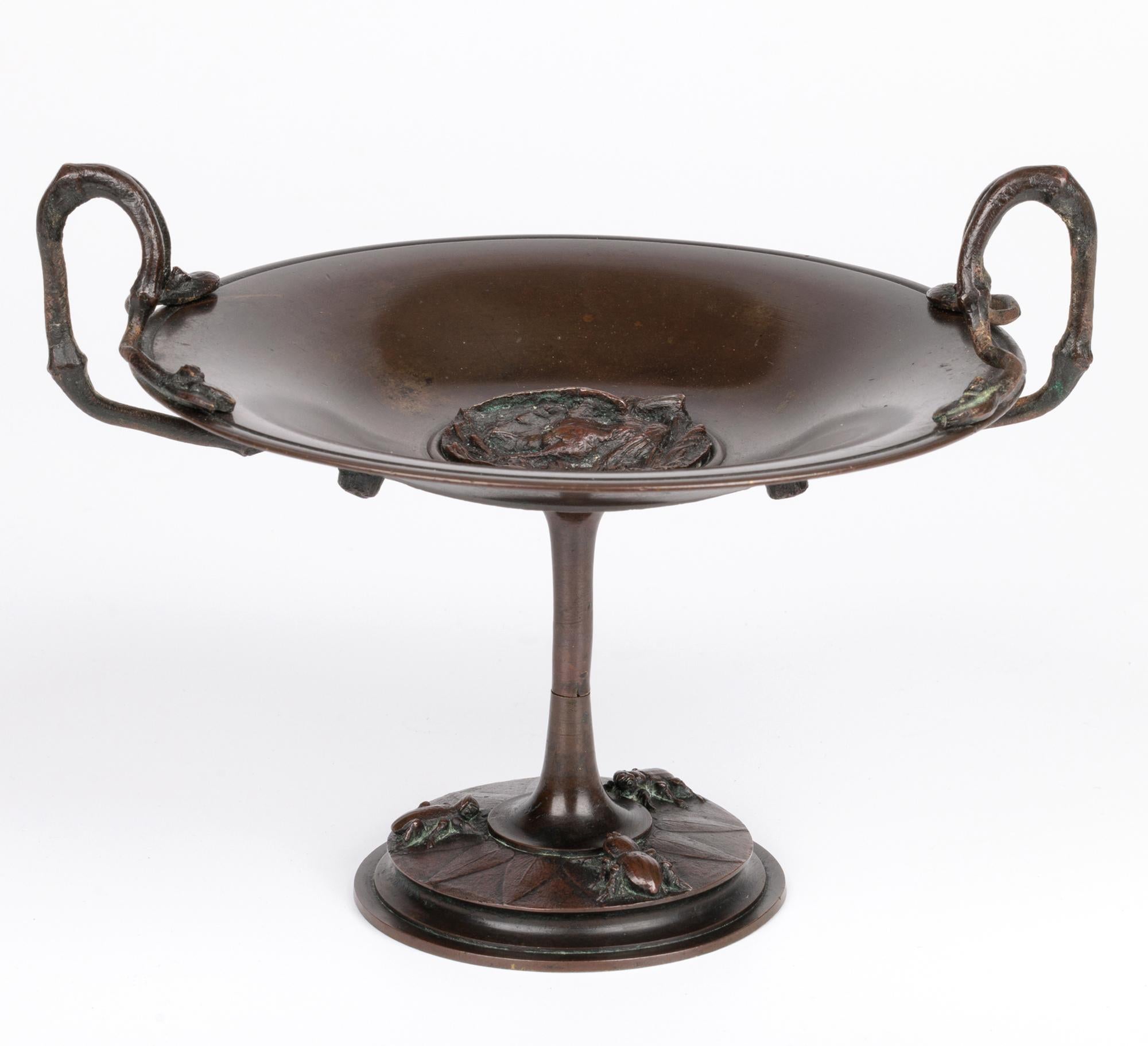 Francese Tazza francese in bronzo con uccelli e insetti di Jules Moigniez in vendita