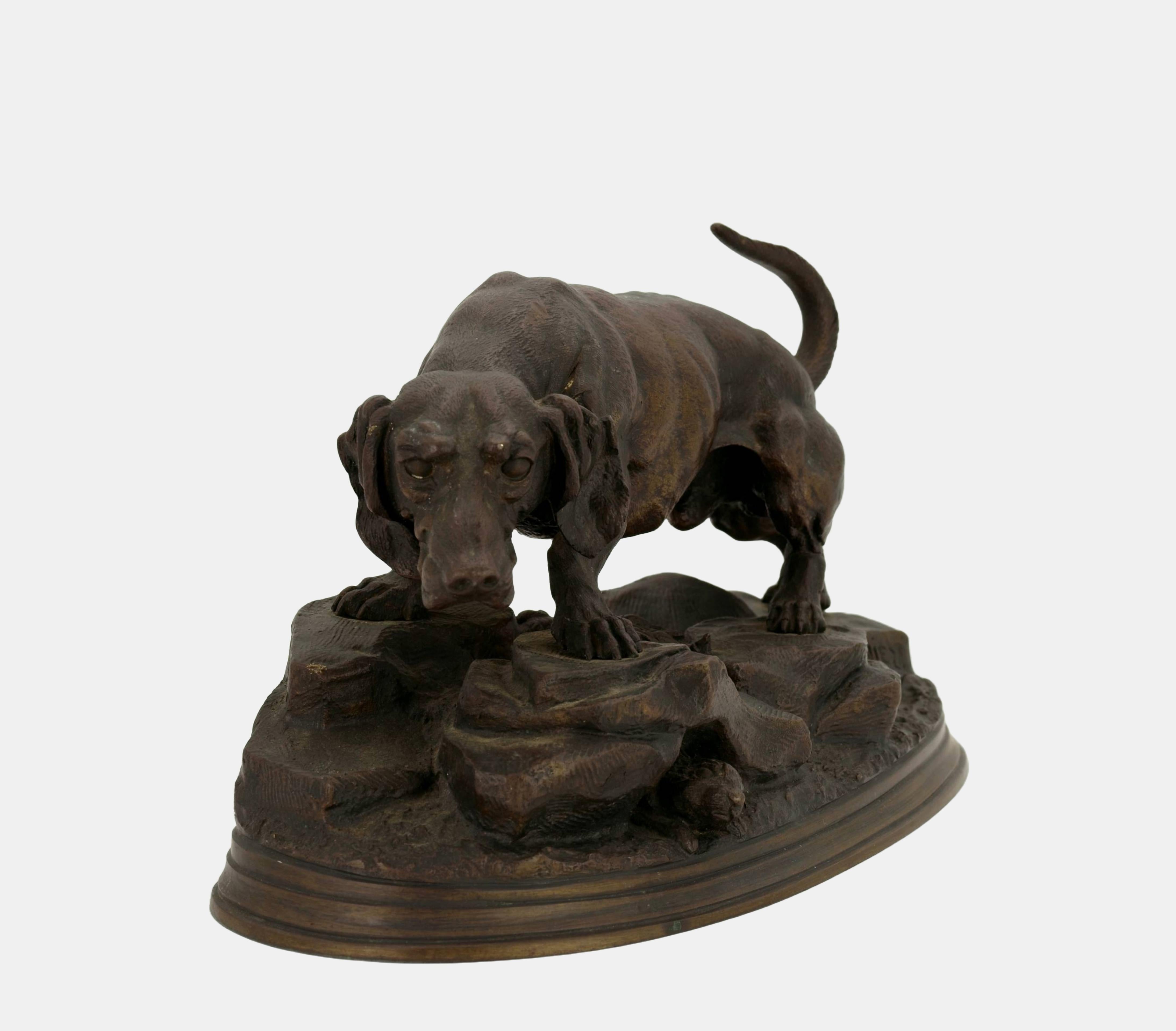 Hunting dog on the prowl / - Following the scent - - Naturalistic Sculpture by Jules Moigniez