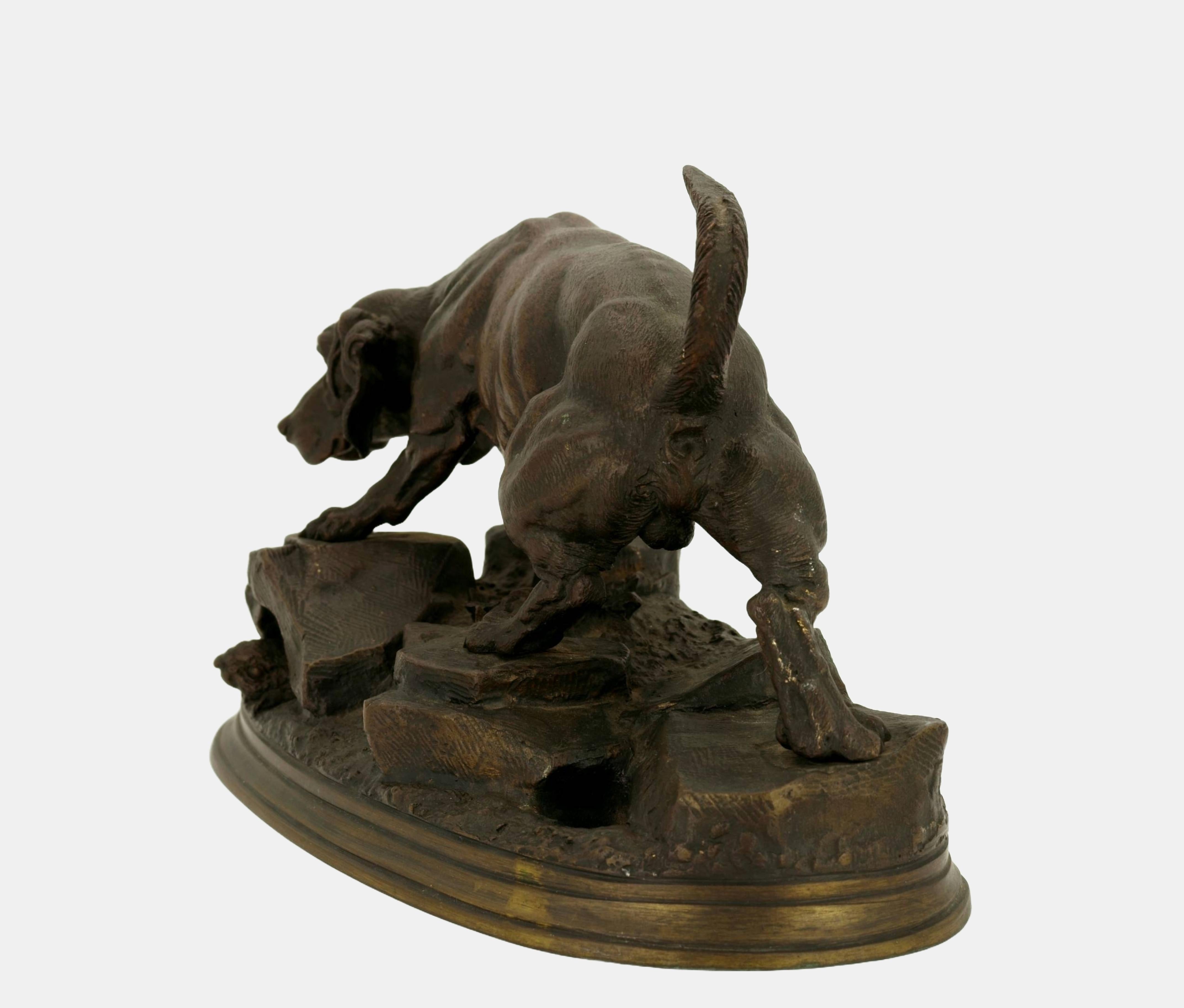 Hunting dog on the prowl / - Following the scent - For Sale 2