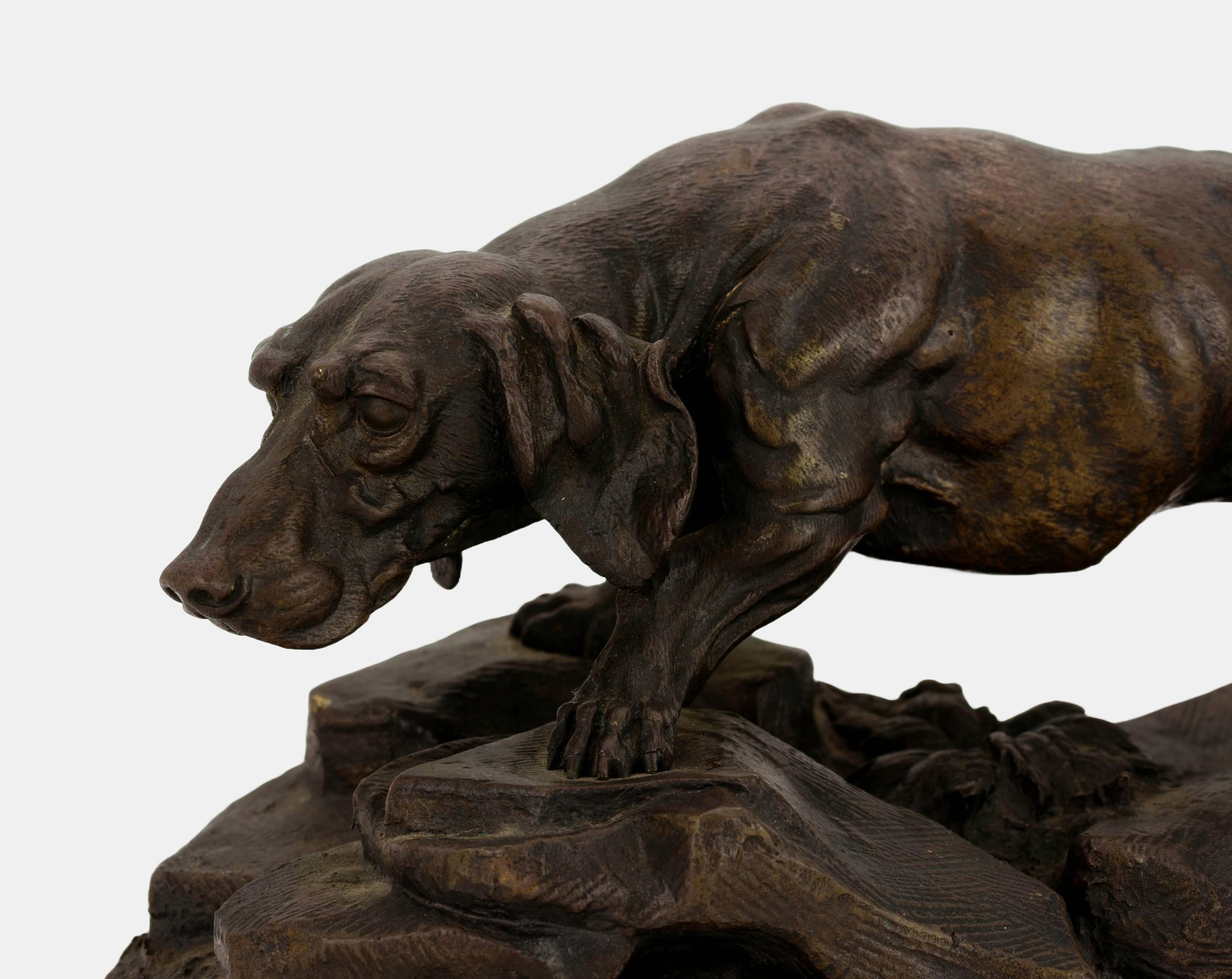 Hunting dog on the prowl / - Following the scent - For Sale 4