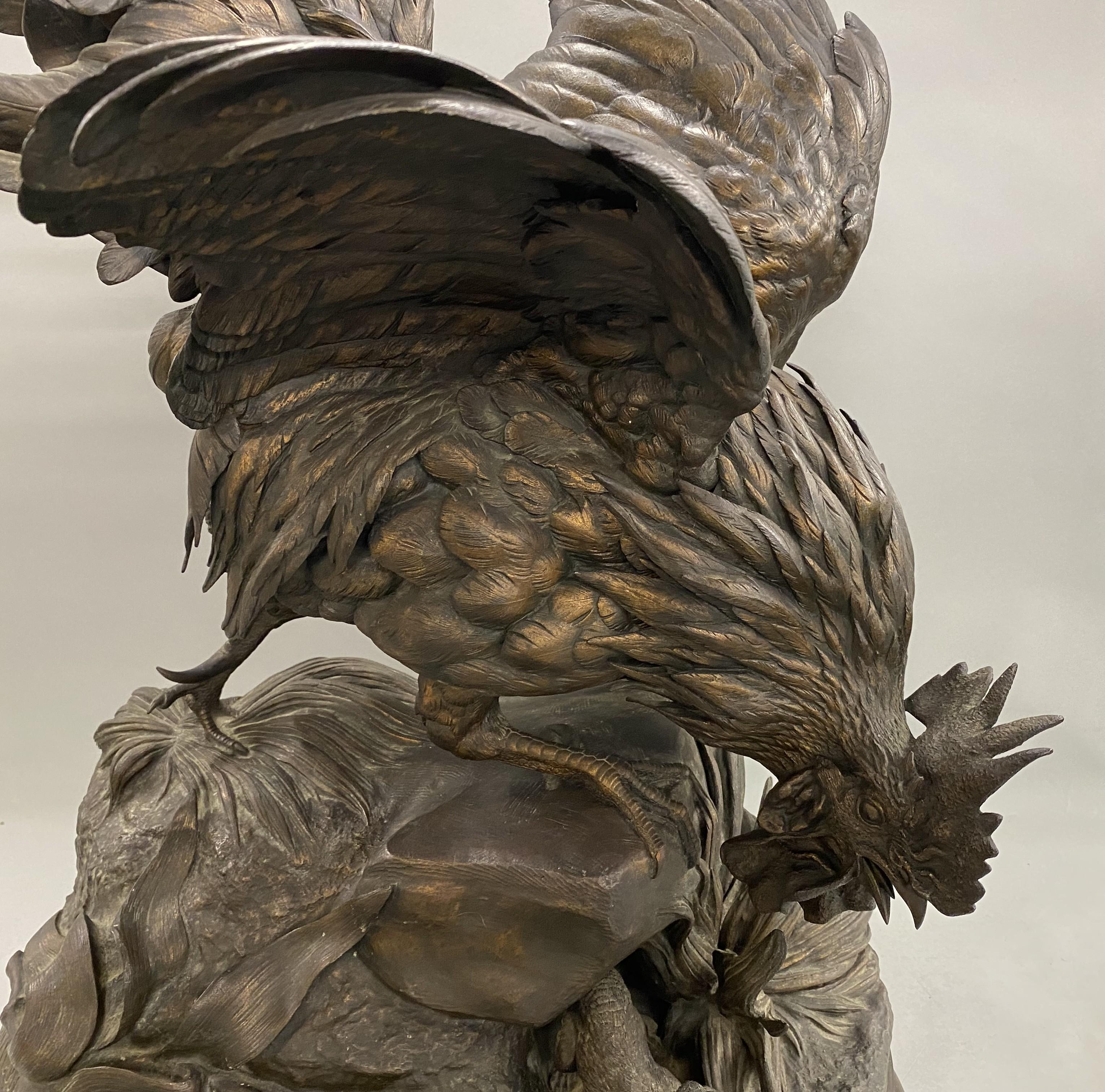 Rooster & Ermine - Figurative Sculpture Oro di Jules Moigniez