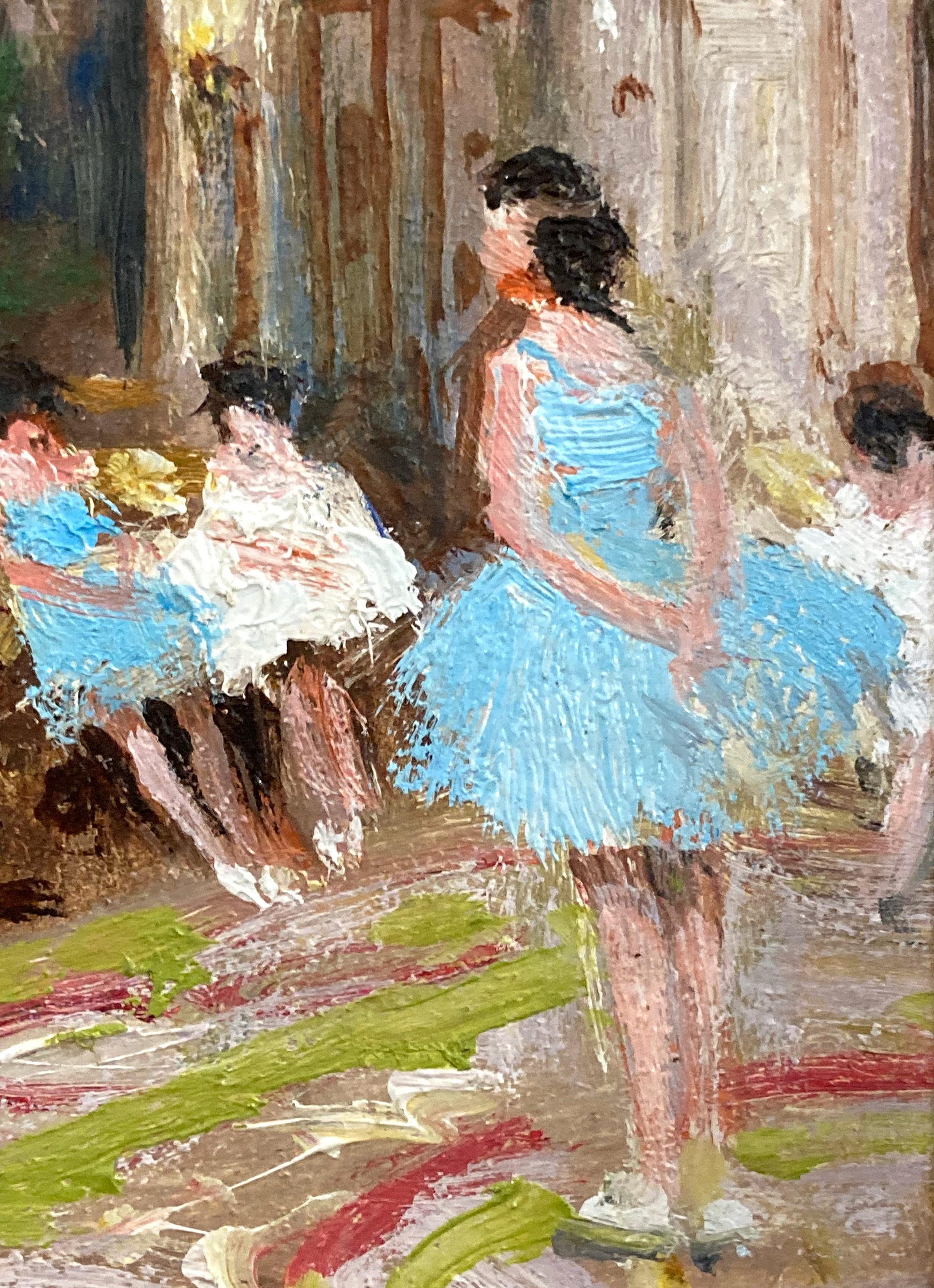 Exceptionnelle représentation impressionniste de ballerines dans une scène d'intérieur par Jules René Hervé. Hervé est connu comme peintre des scènes de la vie parisienne. Cette pièce est un exemple pertinent, avec des détails de la chambre