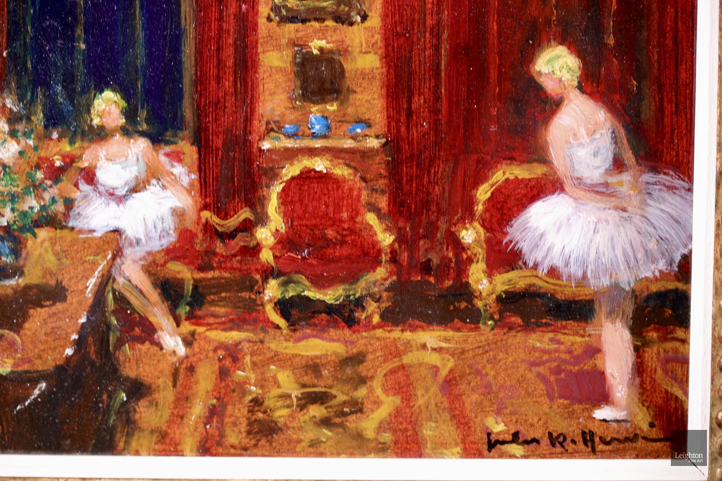 Figure impressioniste firmate in interni olio su tavola del 1940 circa del pittore francese Jules Herve. L'opera raffigura due ballerine bionde - una seduta e l'altra in piedi - vestite con tutù bianchi in una grande sala. Ci sono tre sedie rosse e