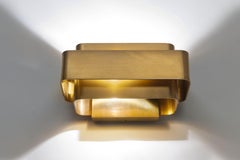 Piccola lampada da parete in ottone di Jules Wabbes, General Decoration, 1968