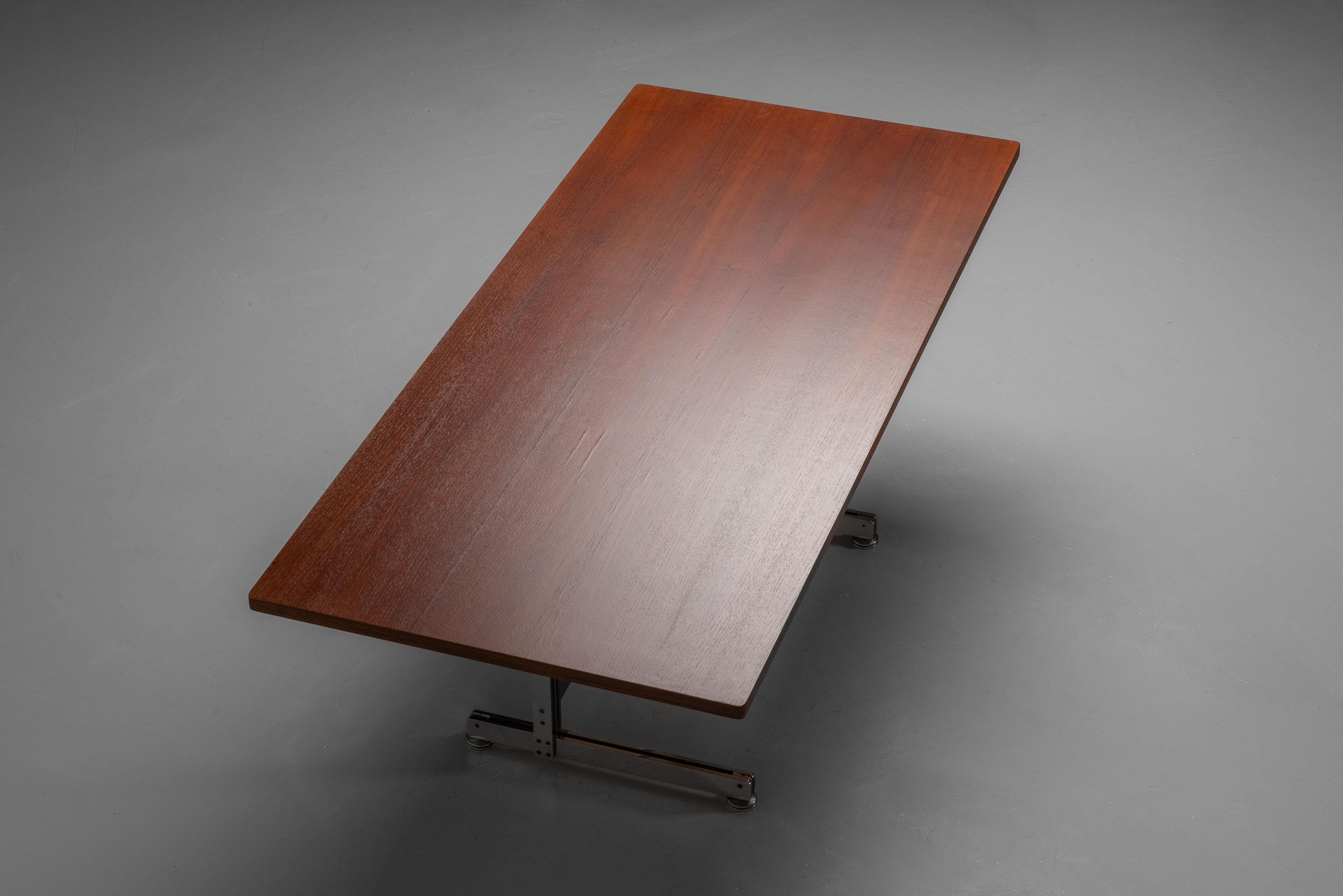 Jules Wabbes Escritorio Cintree Mobilier Universel Bélgica 1960 en venta 9