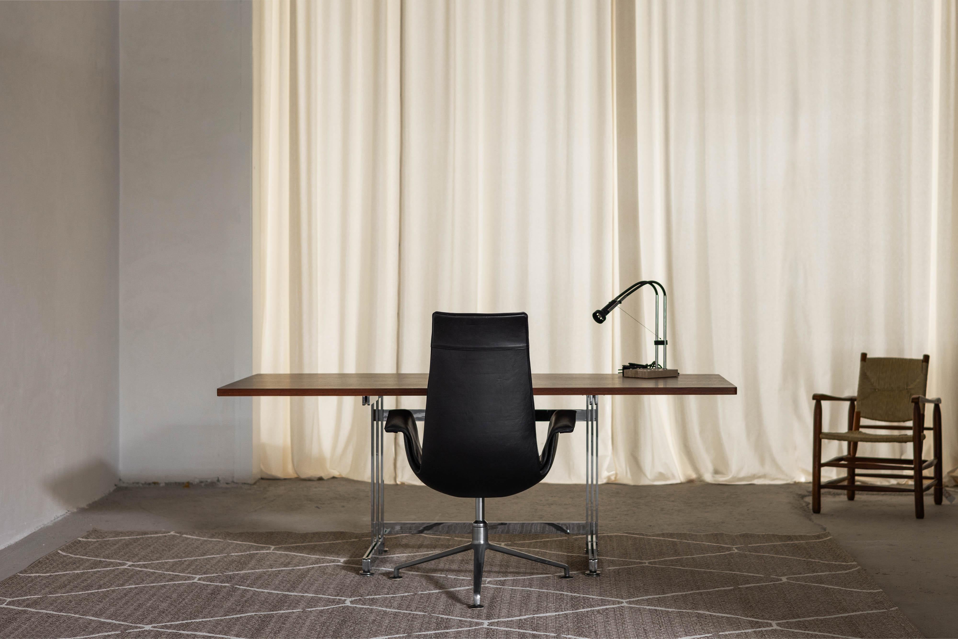Jules Wabbes Escritorio Cintree Mobilier Universel Bélgica 1960 en venta 1