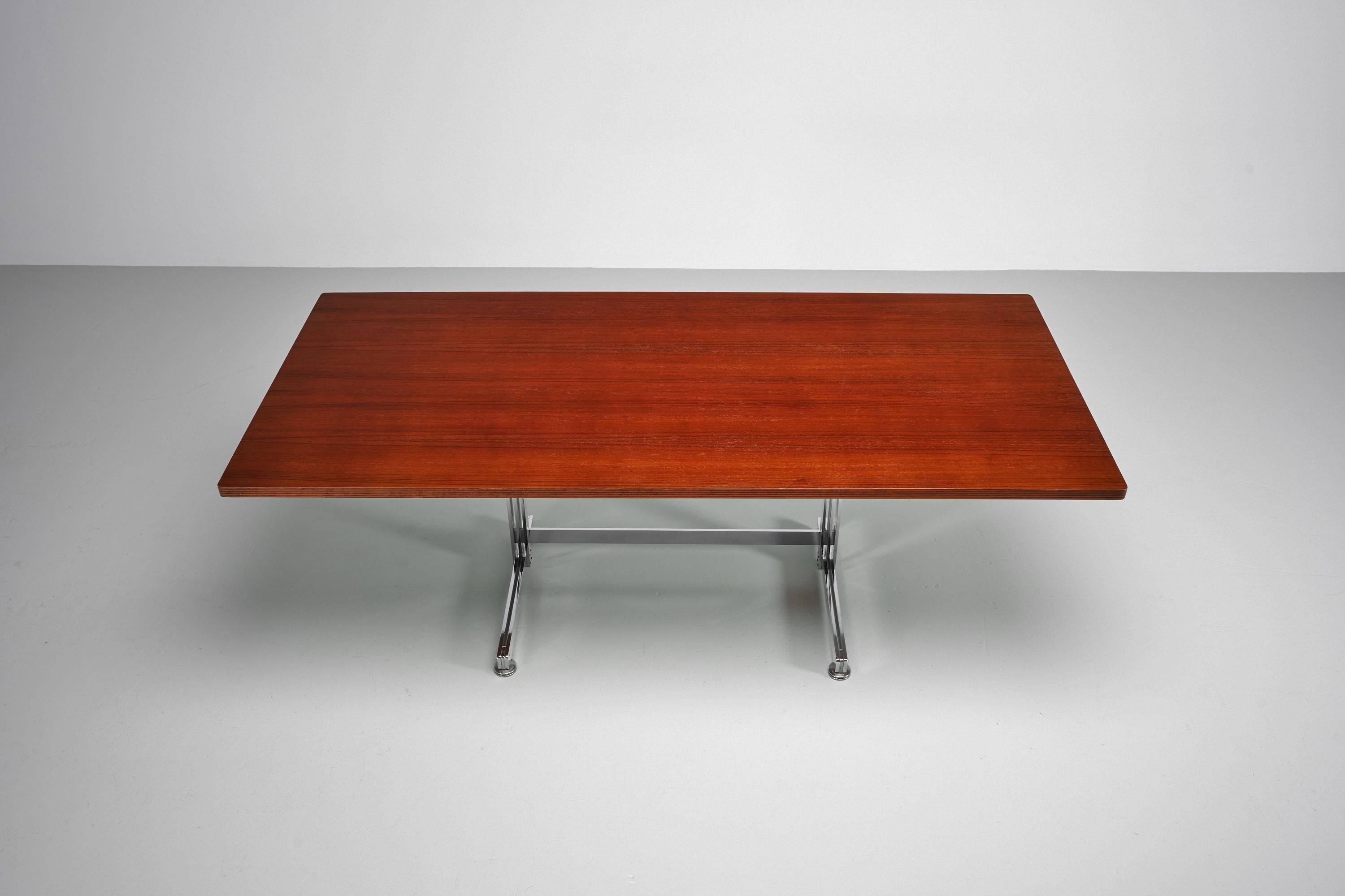Jules Wabbes Escritorio Cintree Mobilier Universel Bélgica 1960 en venta 2