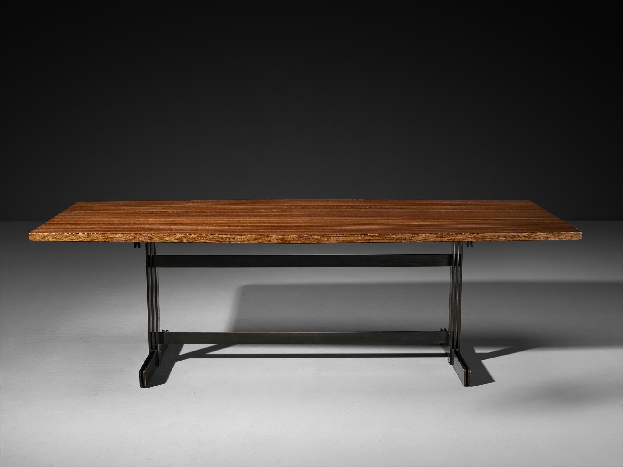 Table de salle à manger ou de conférence 'Tonneau' de Jules Wabbes en wengé massif et métal en vente 4