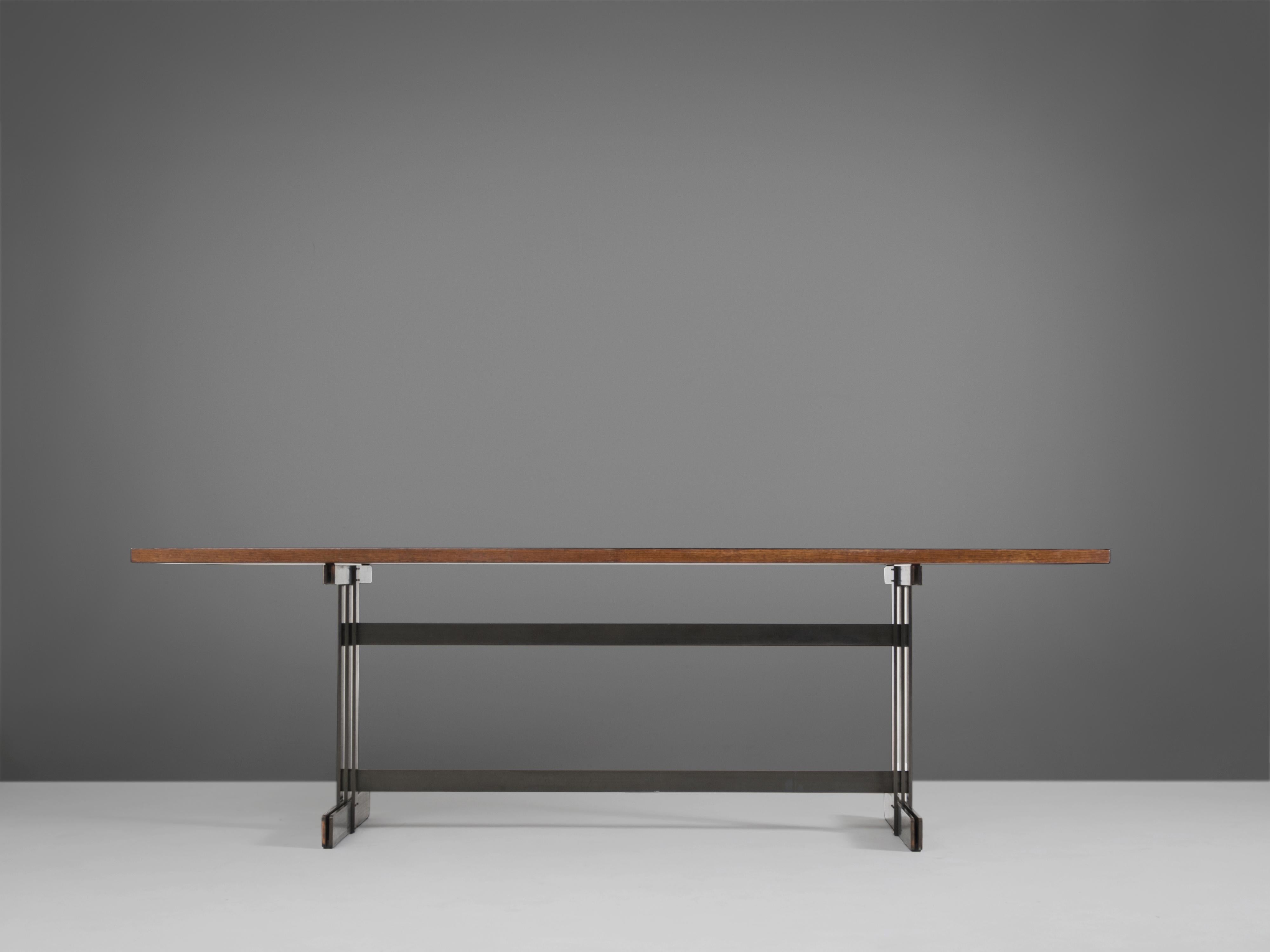 Jules Wabbes, 'tonneau' conference or dining table, wengé, metal, Belgium, 1960s

The model 'Tonneau', that translates as 'barrel' features a solid wengé wooden top, made out of tangentially-sawn slats. Therefore, it features a wonderful pattern